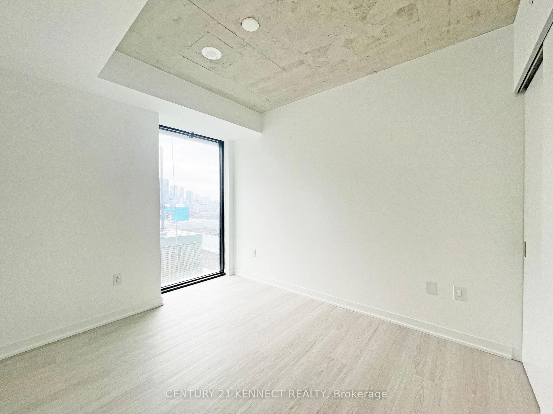 195 McCaul Street Unit 1310 photo 16
