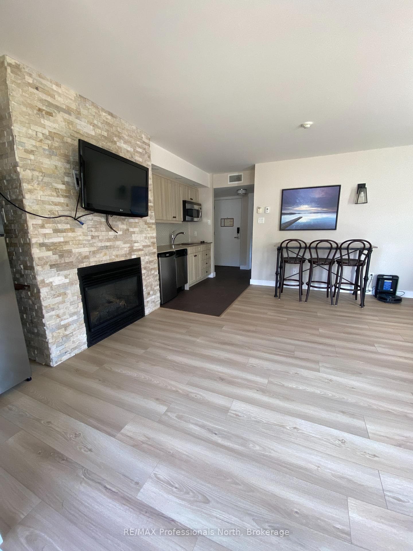 1235 Deerhurst Drive Unit 54-107 photo 11
