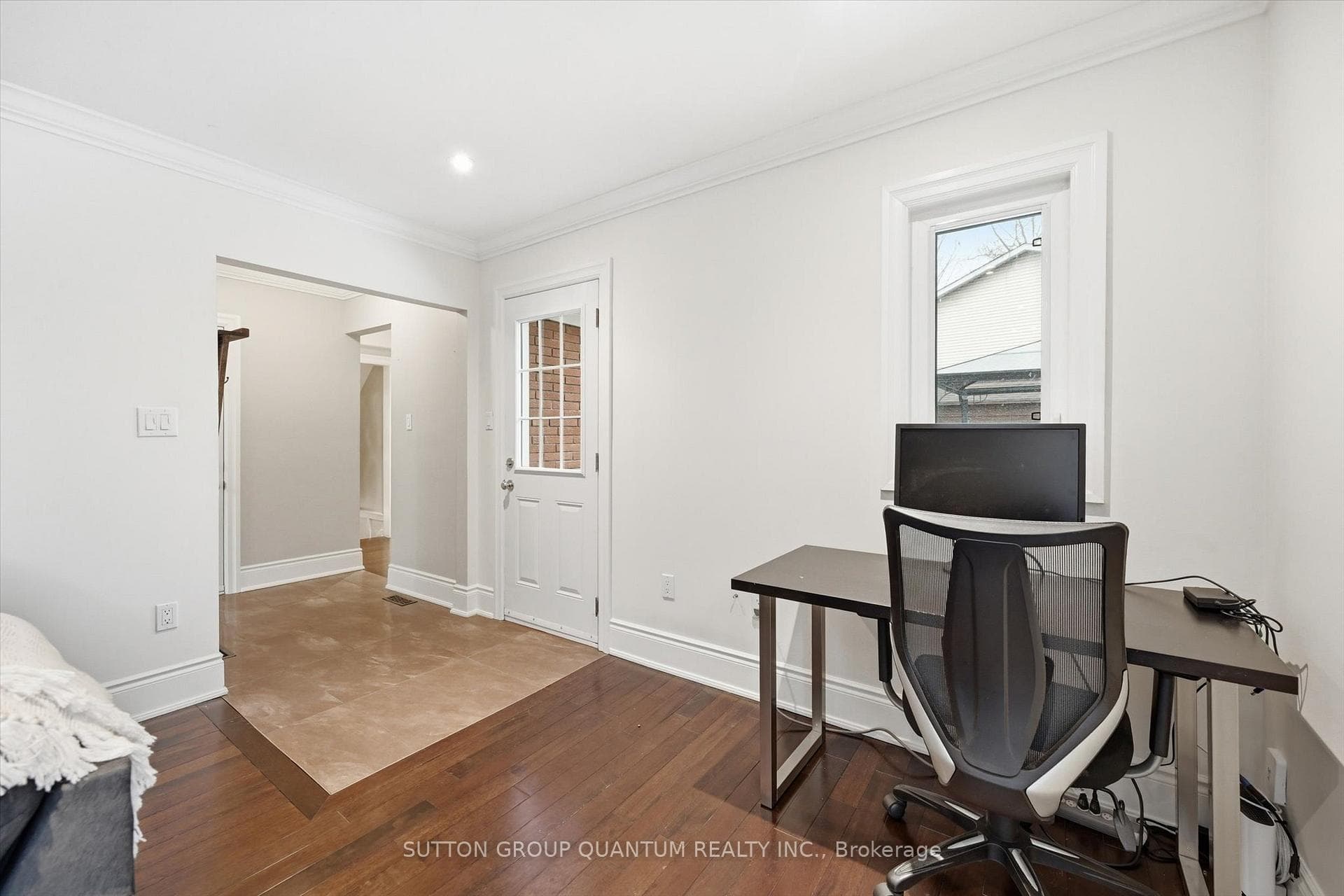 383 Cosburn Crescent photo 22