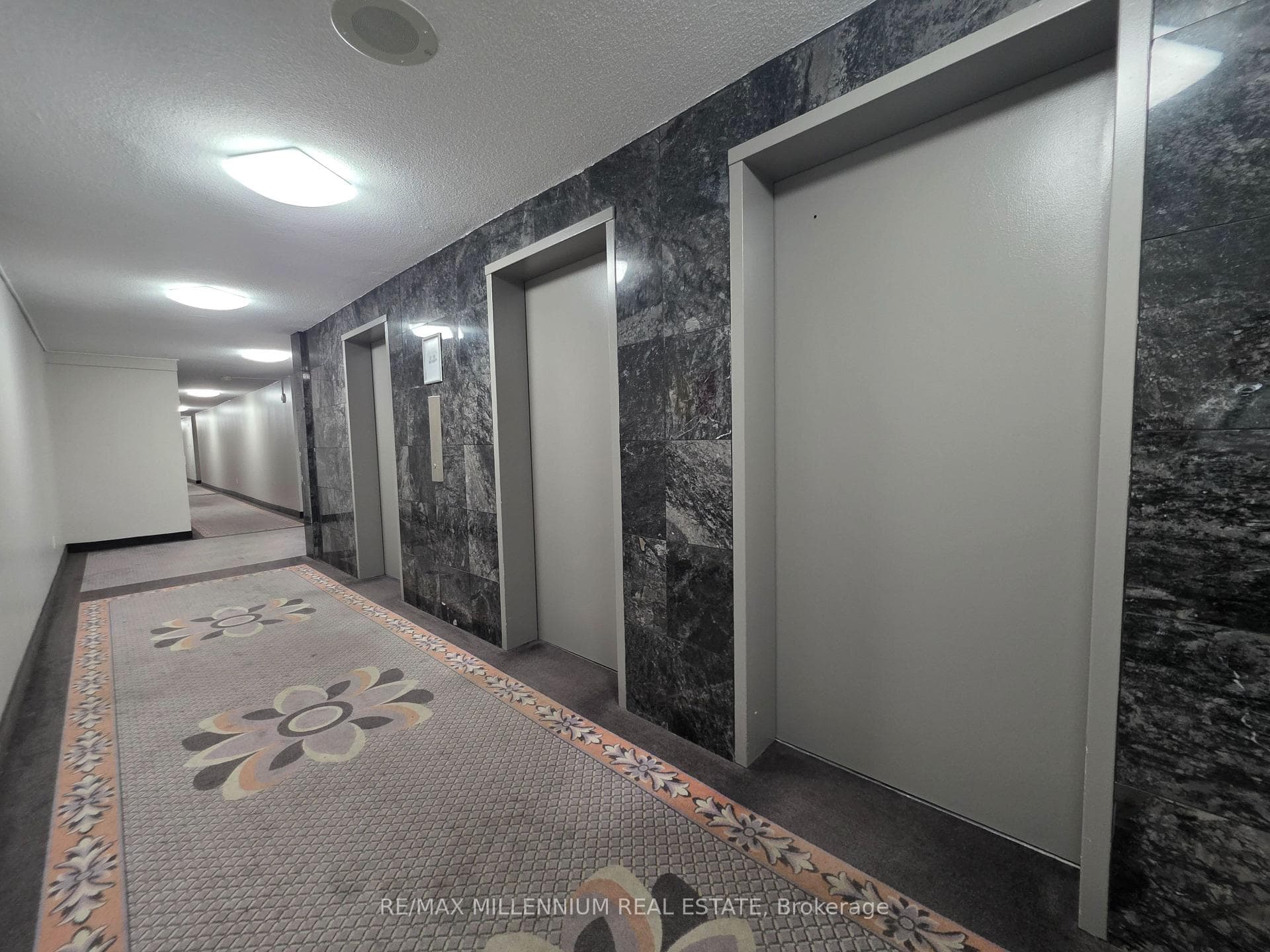 15 Kensington Rd Road Unit 1512 photo 28