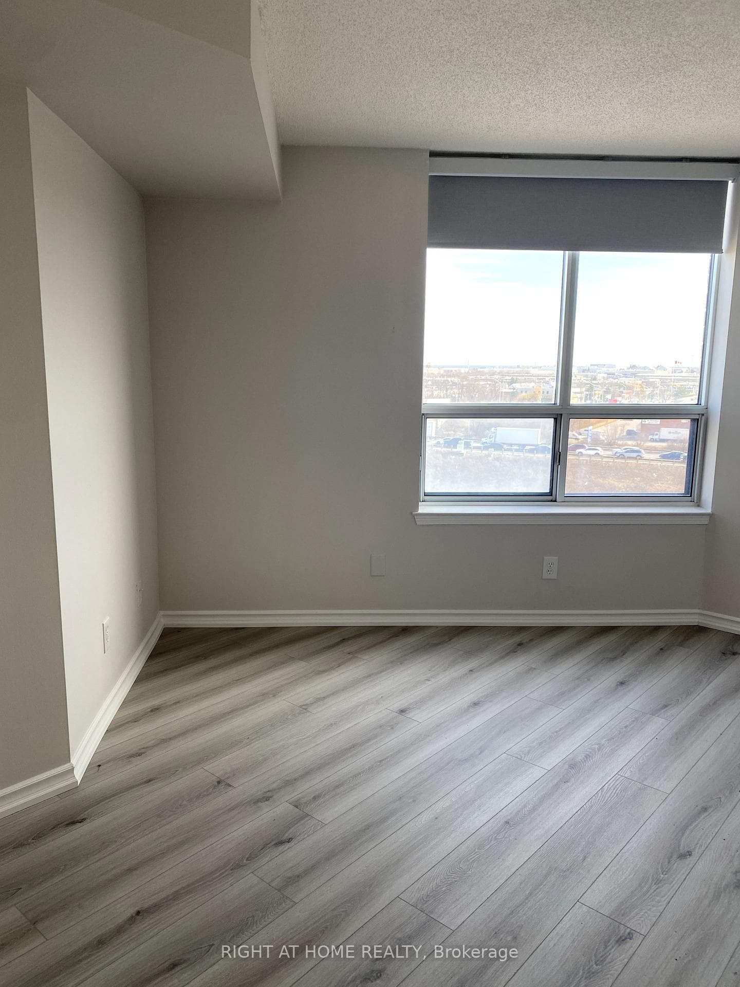1625 Pickering Parkway Unit 909 photo 14