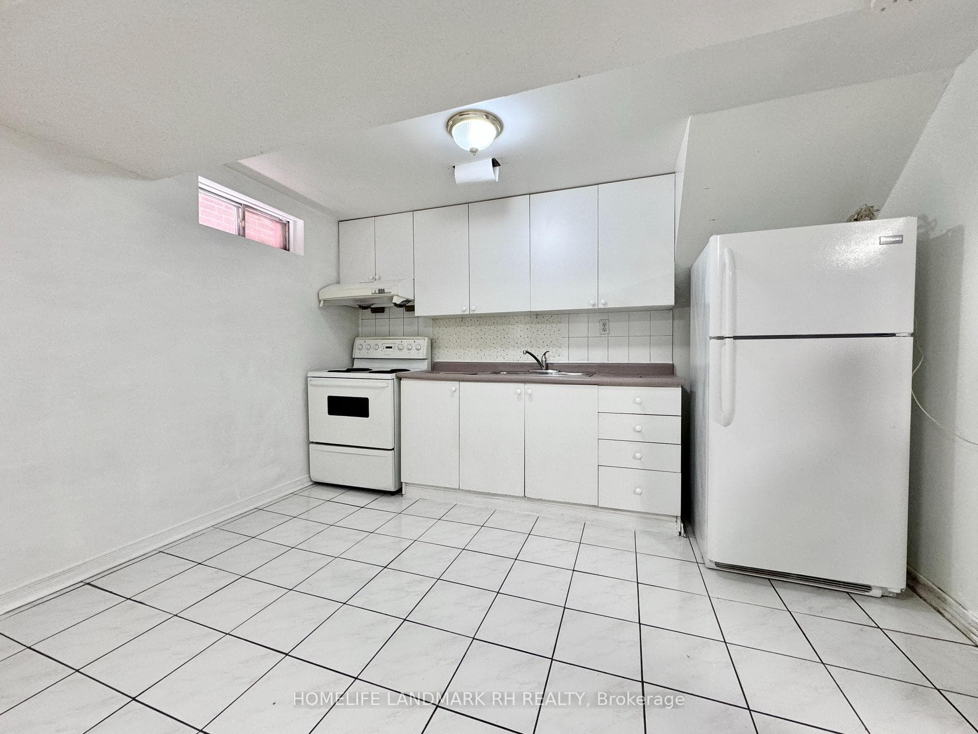 126 Wharton Square Unit Lower photo 4
