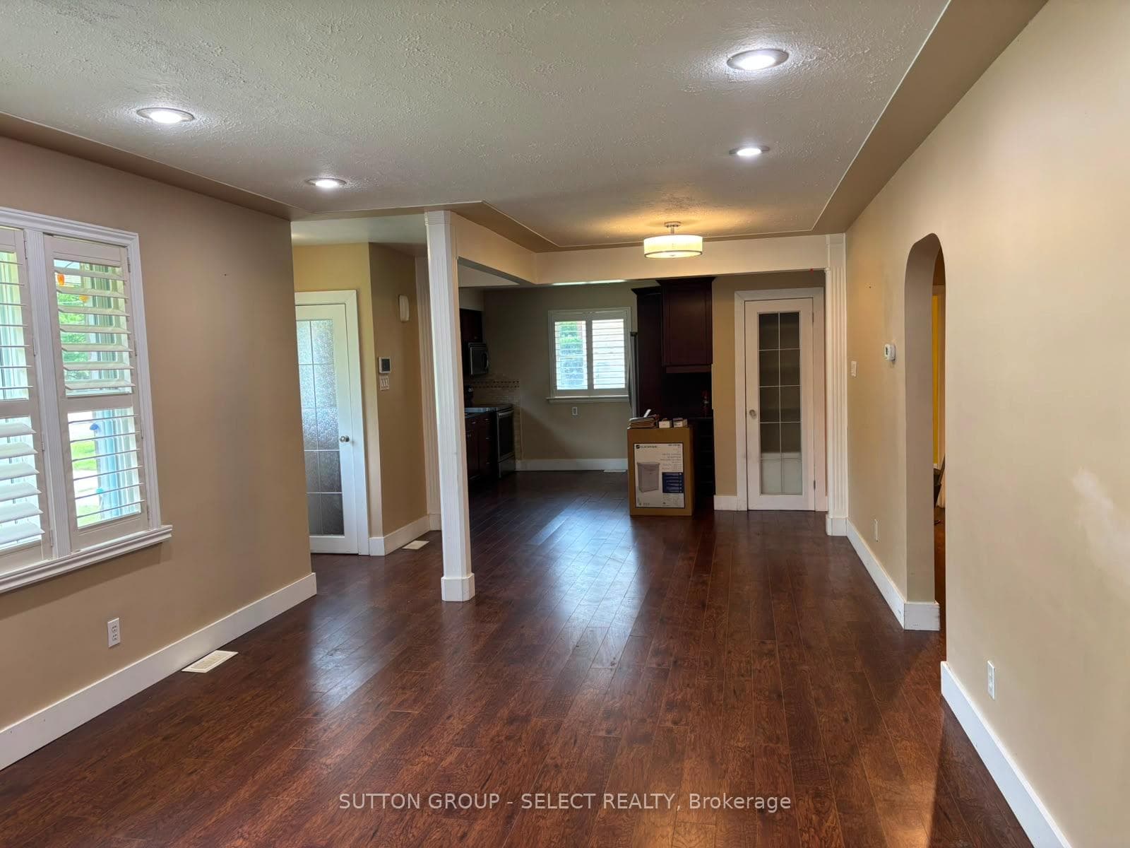 316 RIDGEWOOD Crescent photo 9