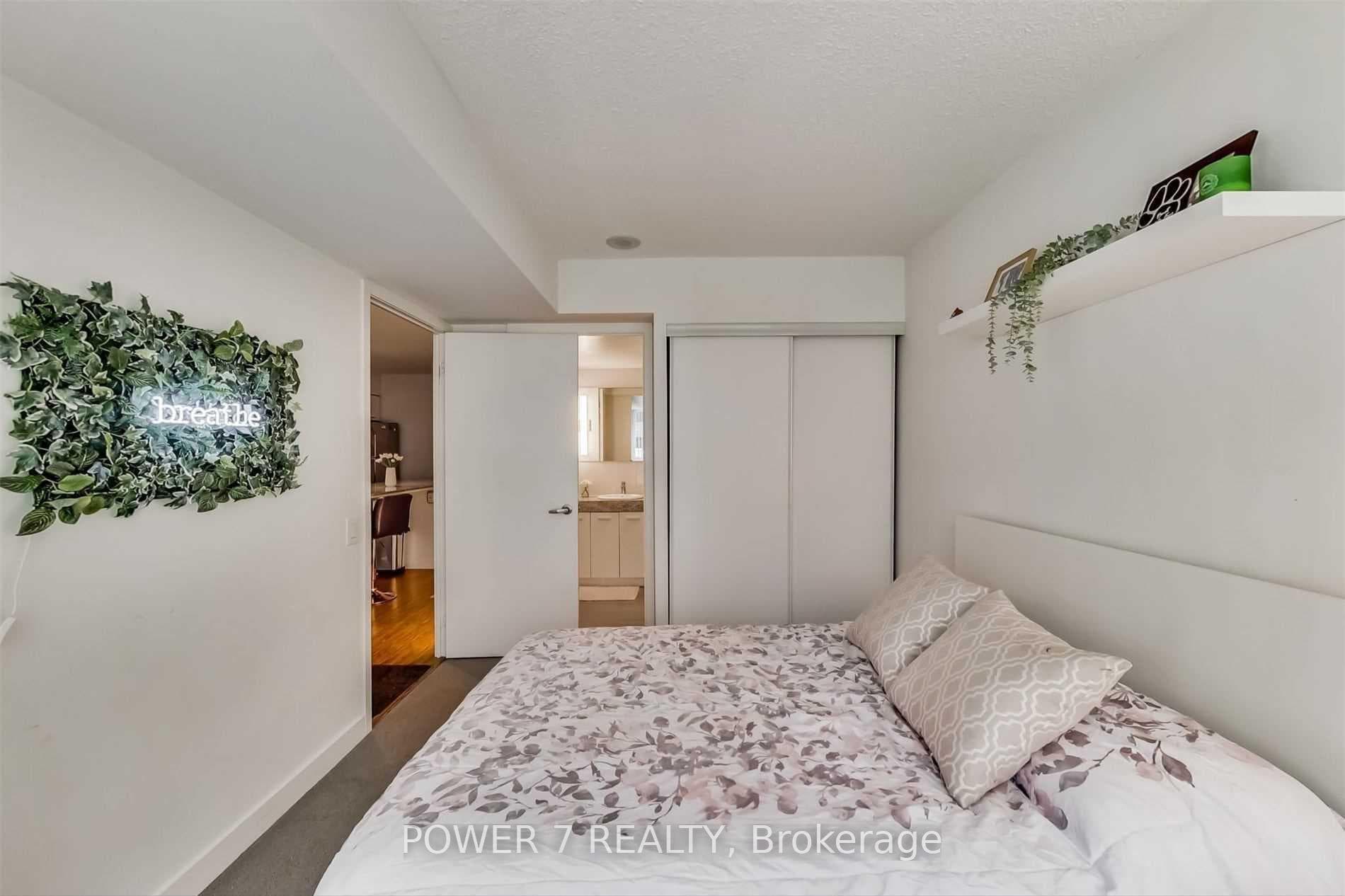 15 Singer Court Unit 611 photo 6