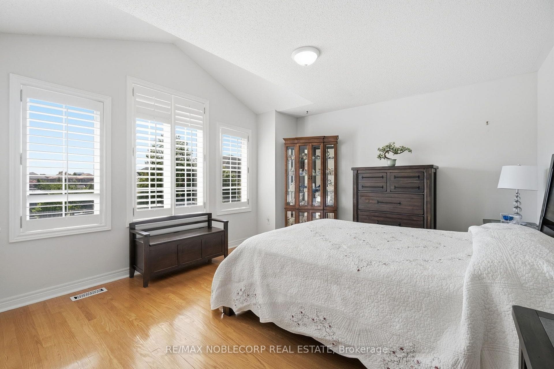 111 Emily Carr Crescent photo 26