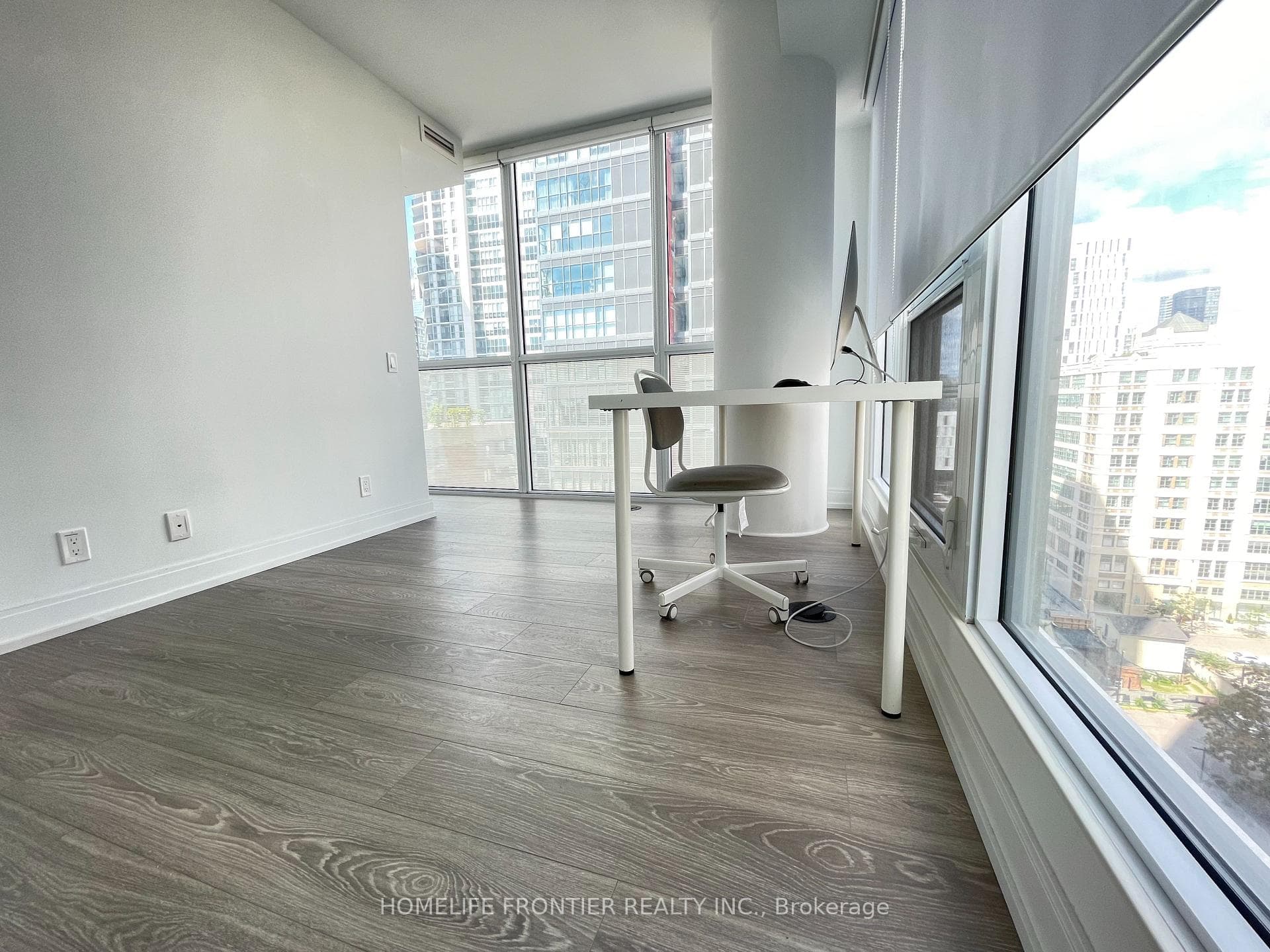 181 Dundas Street Unit 1611 photo 14