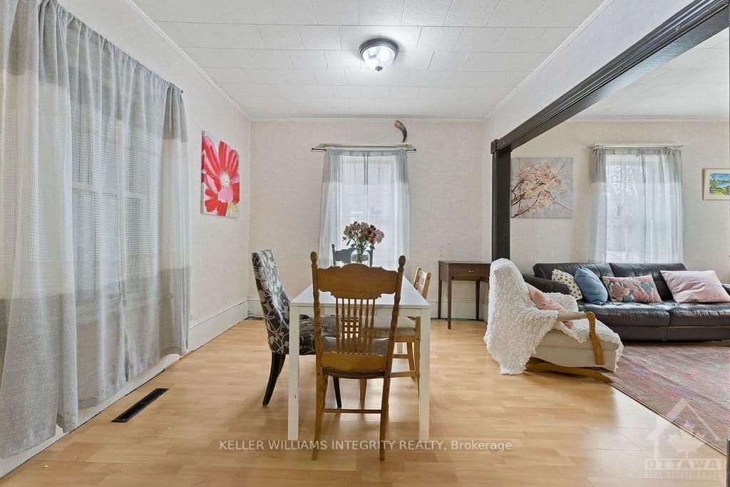 34 ROBINA Avenue photo 7