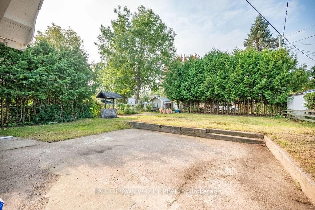 30 ALDER Crescent photo 28