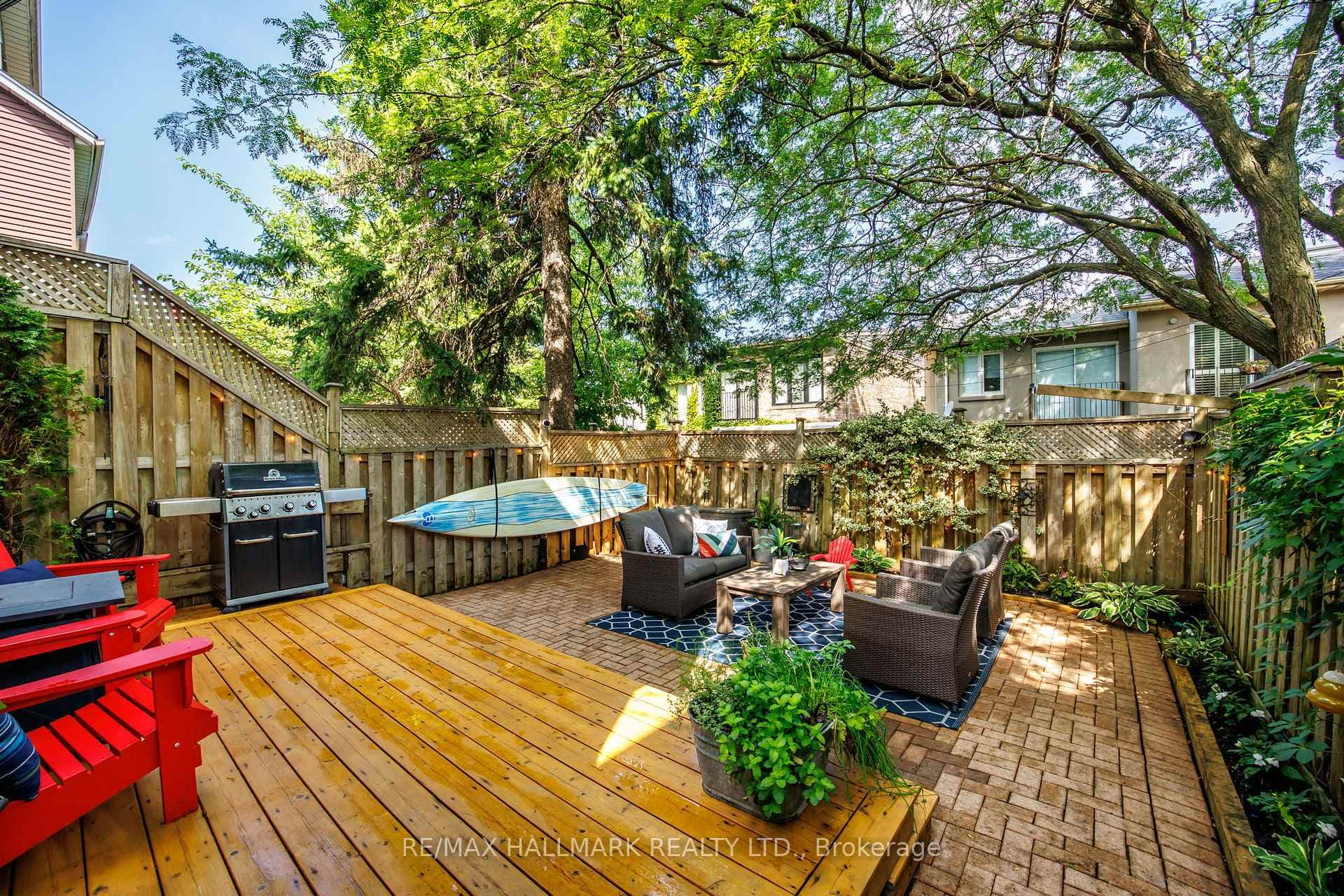 424 Kingston Road photo 31