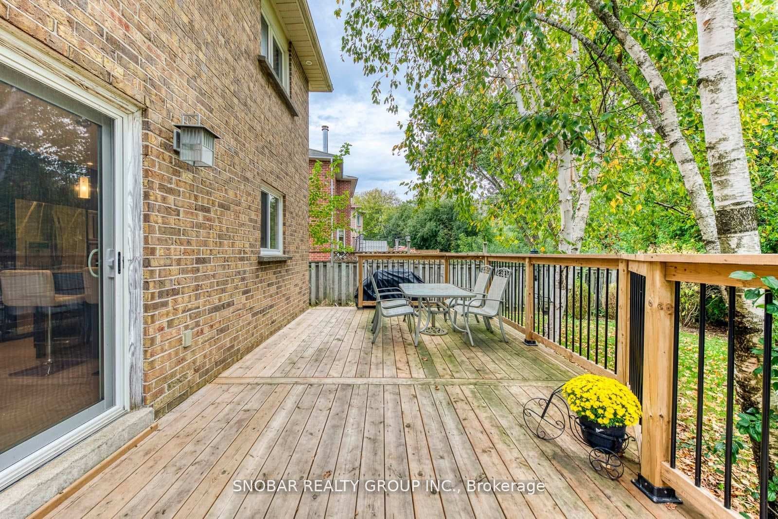 53 Topham Crescent photo 34