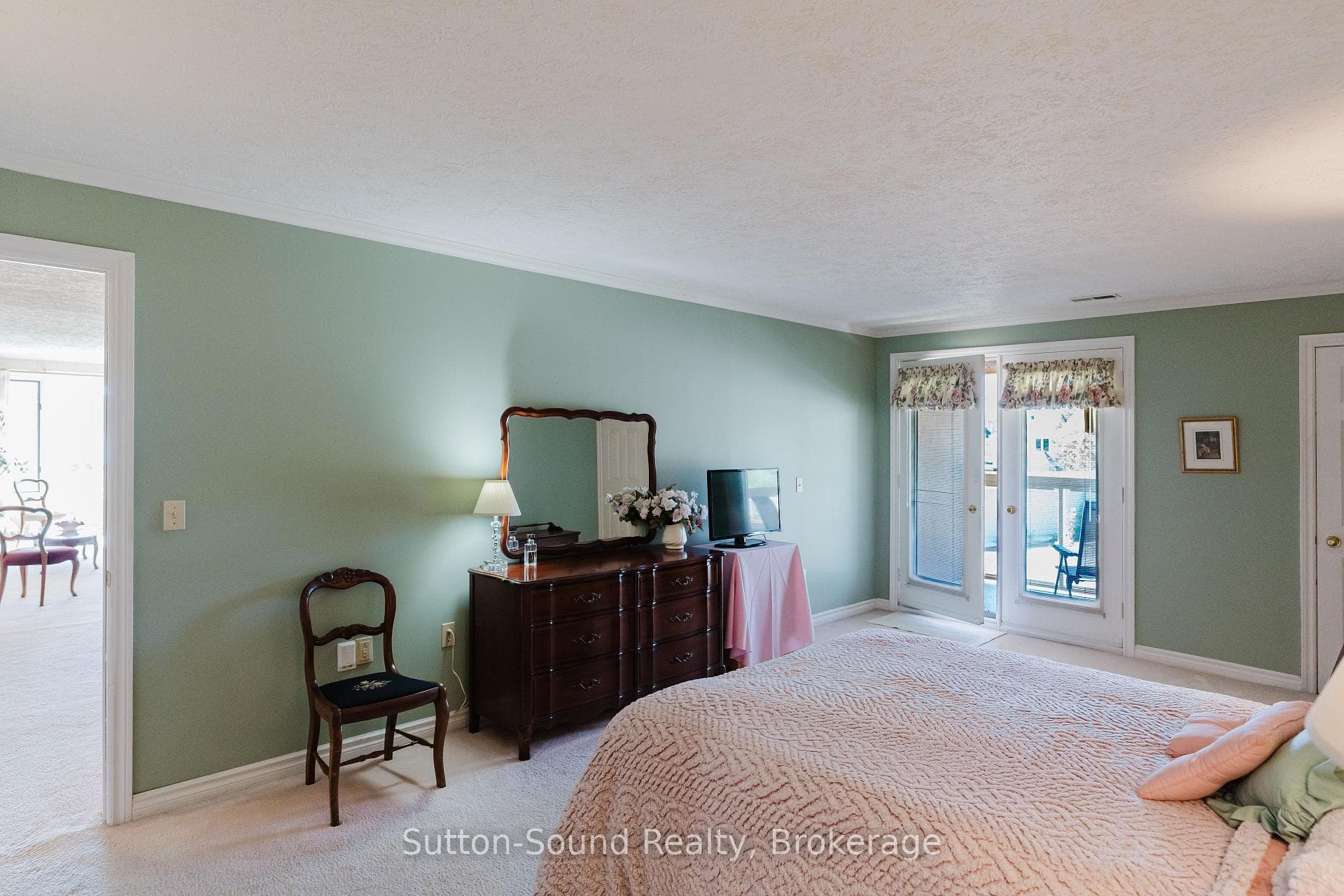 2555 3rd Avenue Unit 102 photo 10