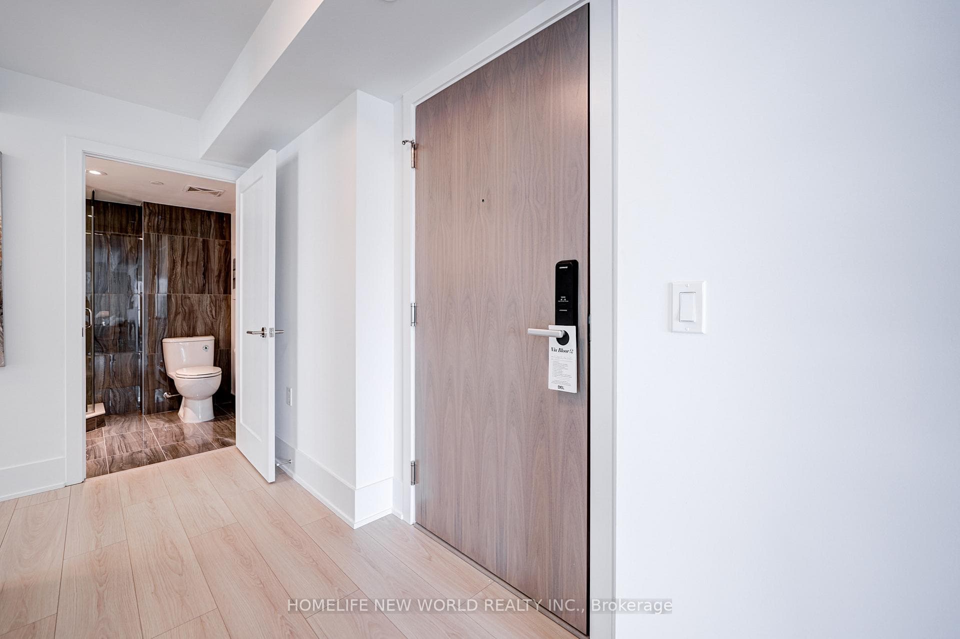 585 bloor Street Unit 1522 photo 9