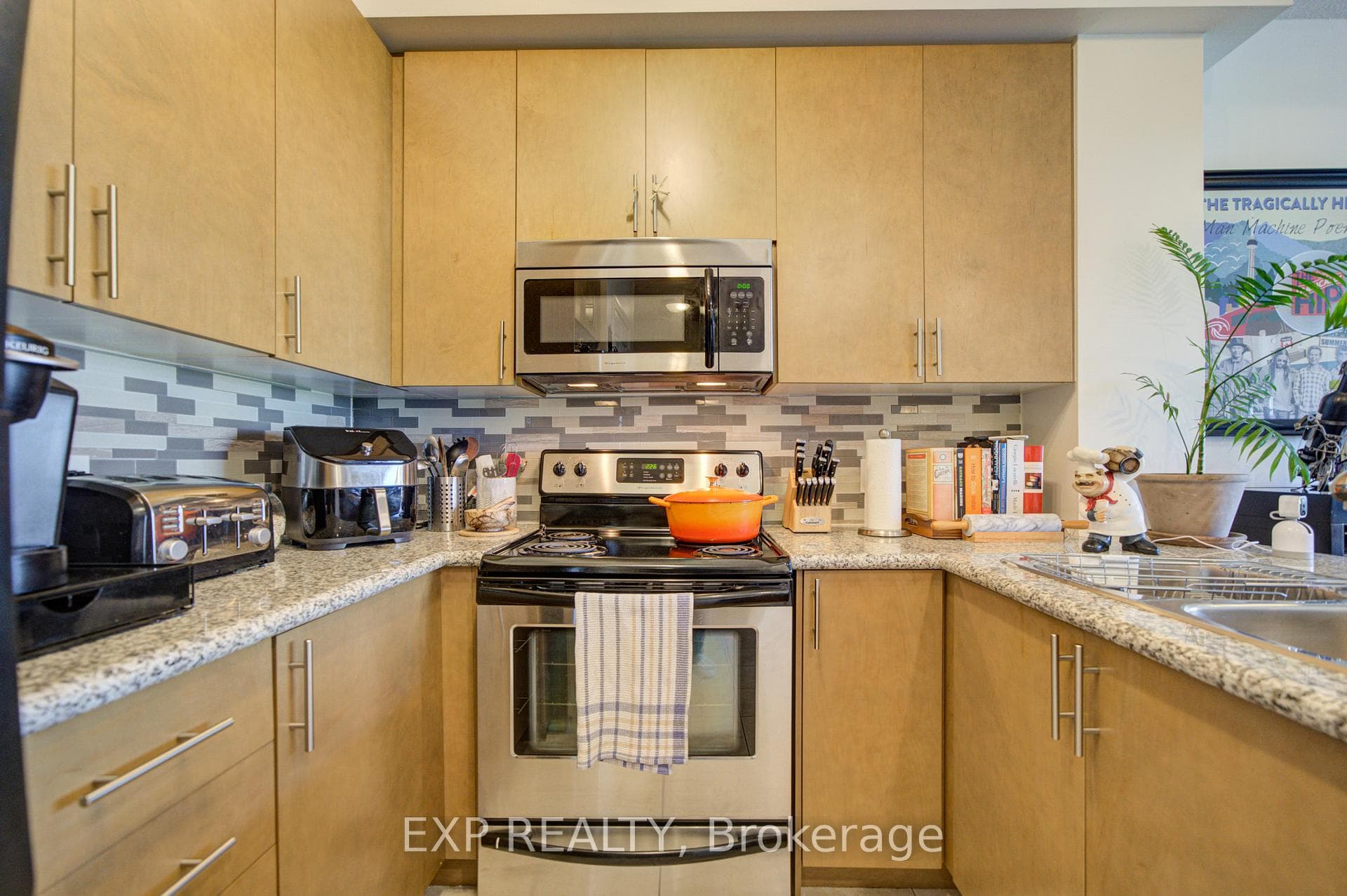 133 Wynford Drive Unit 808 photo 11