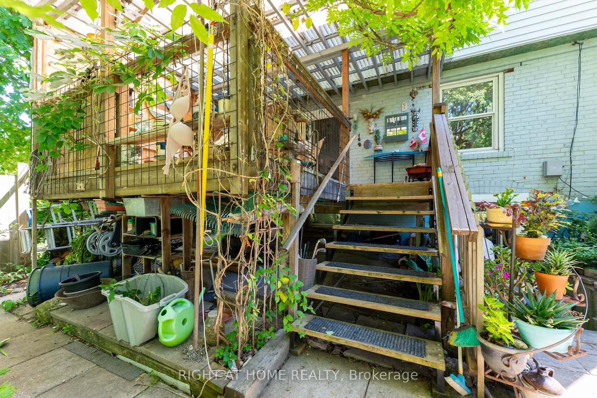 30 Allister Avenue photo 40