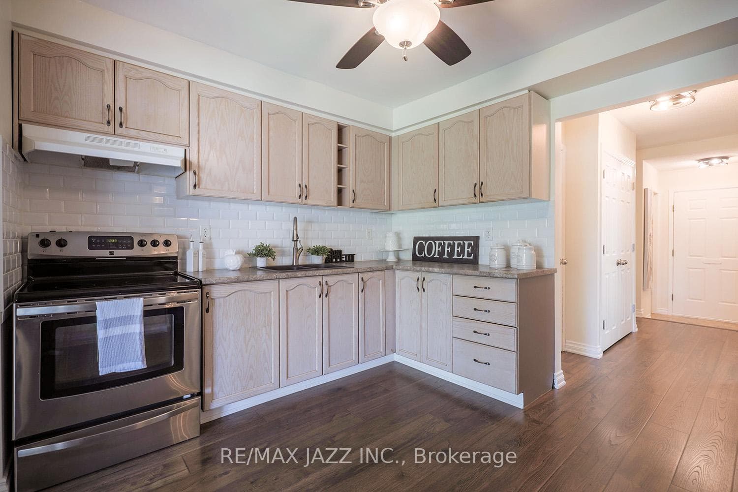 112 Yorkville Drive photo 14