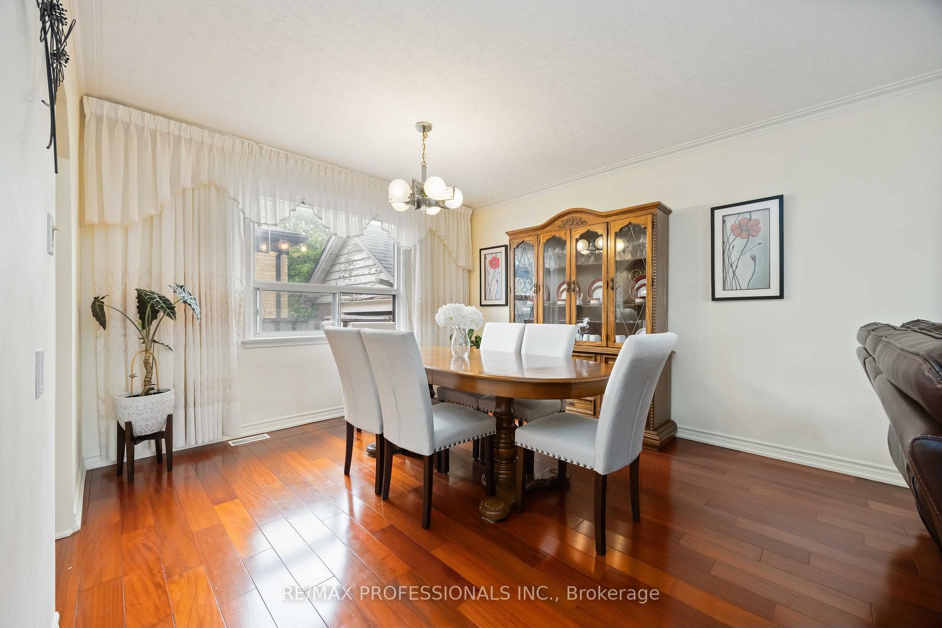 2 Coolhurst Drive photo 4