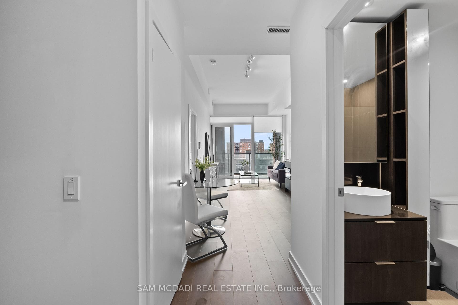 28 Ann Street Unit 813 photo 6