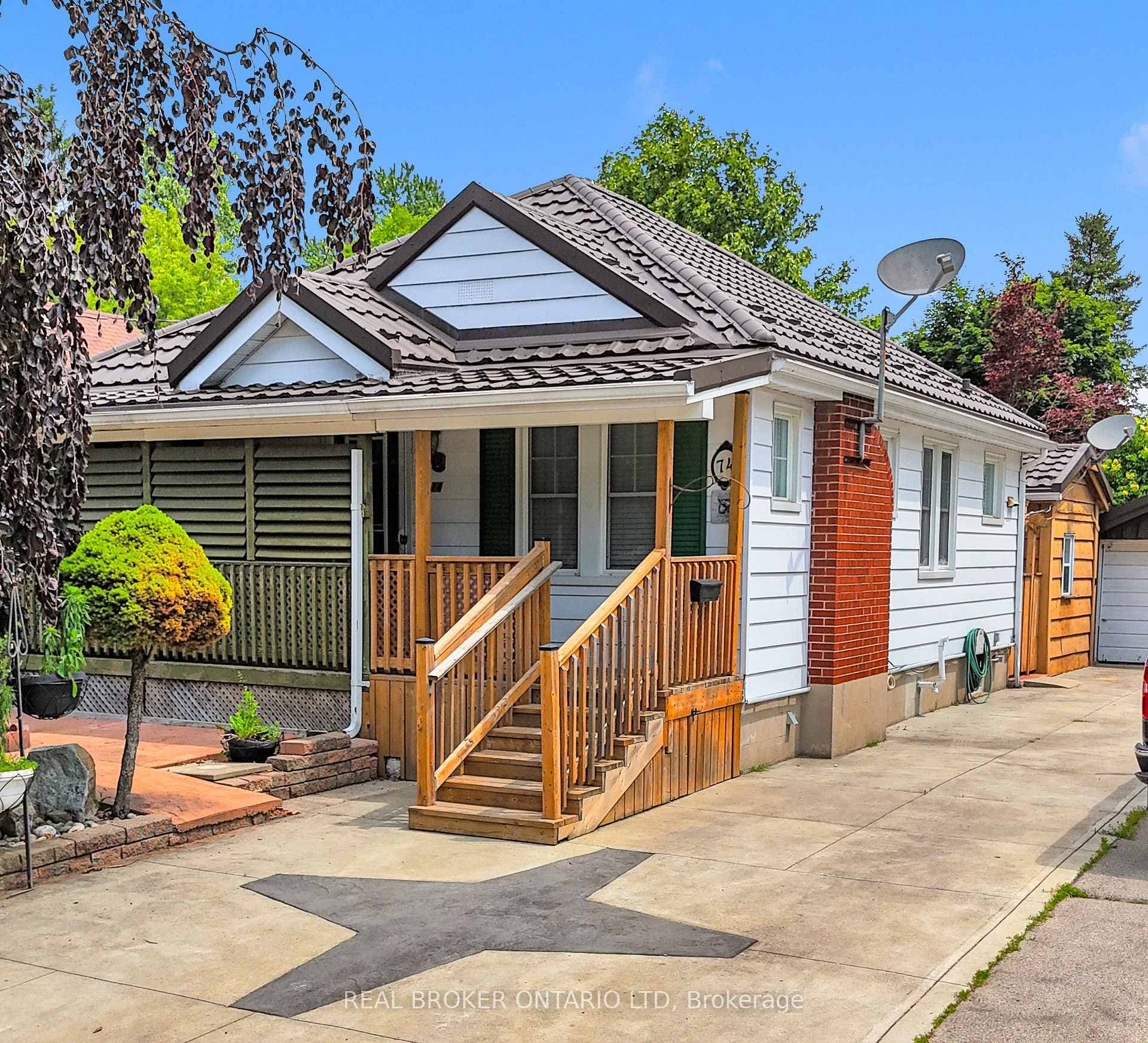 74 Sterling Street photo 1