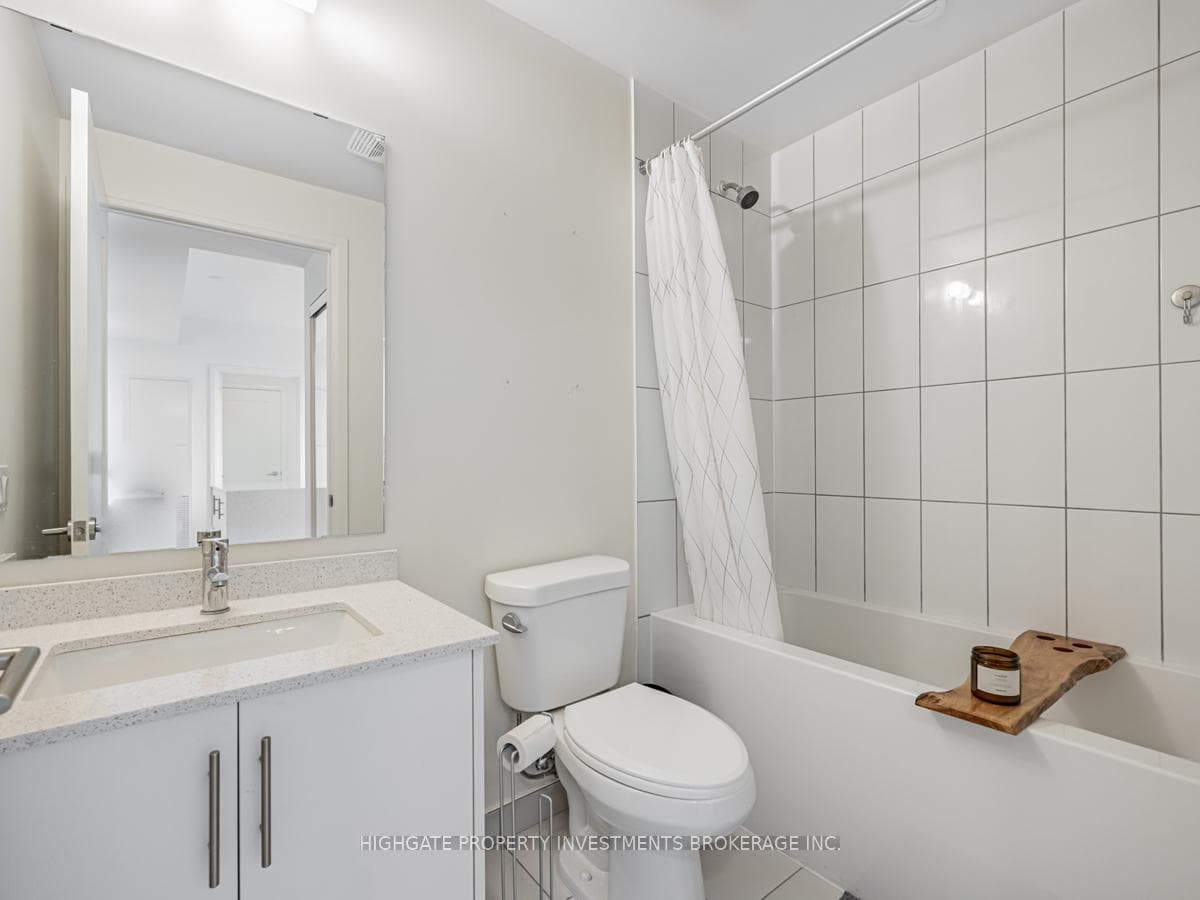 509 Dundas Street Unit 403 photo 16