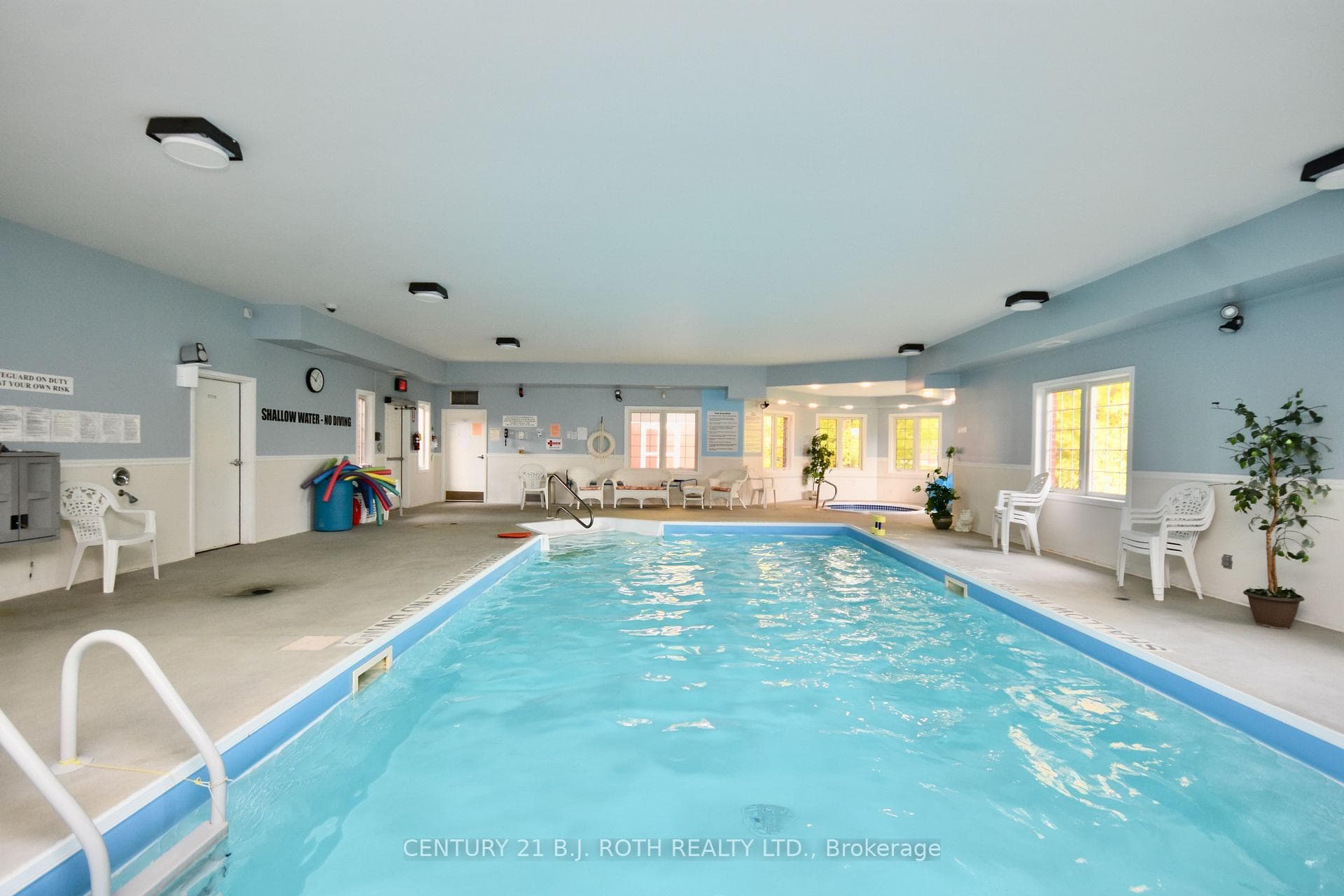 Clubhouse pool and hot tub