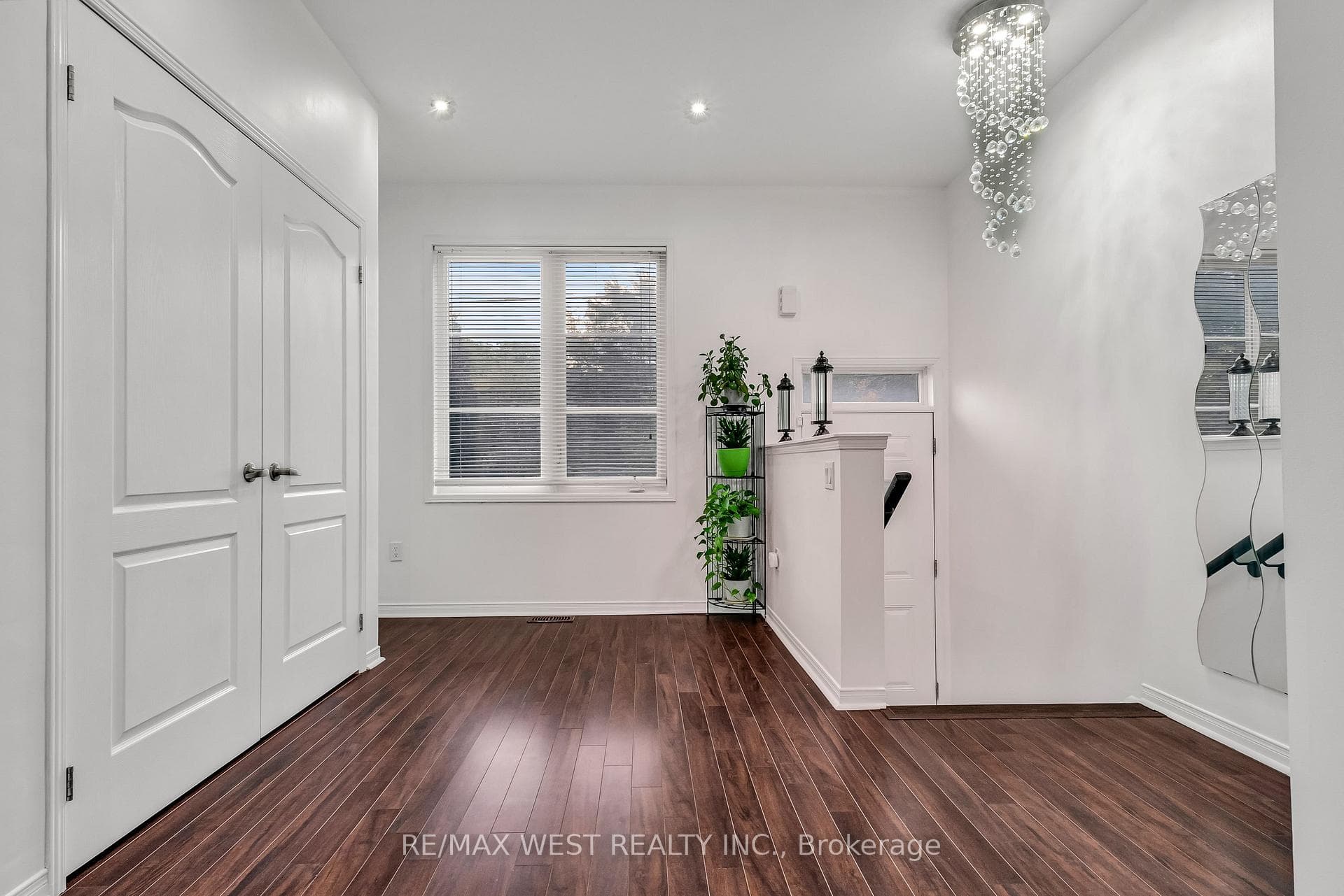 155 Galloway Road photo 9