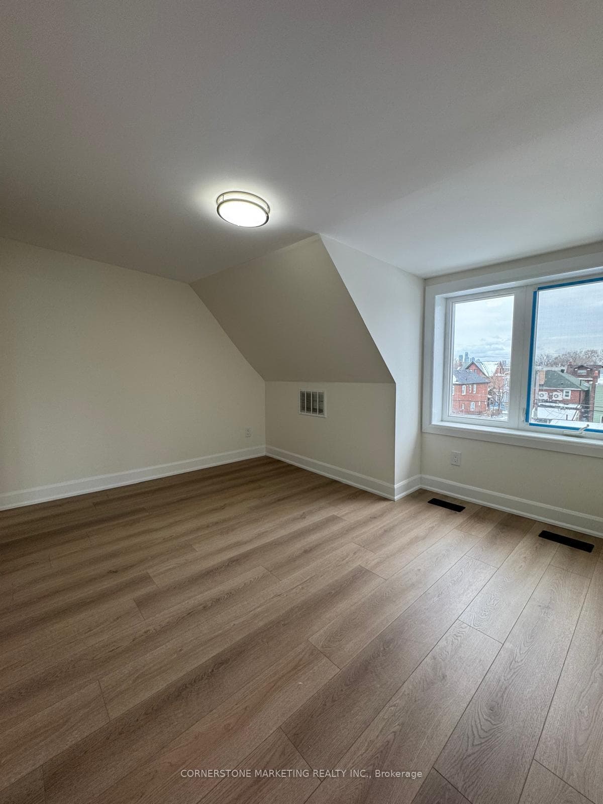 59 Melville (Upper Level) Avenue photo 14