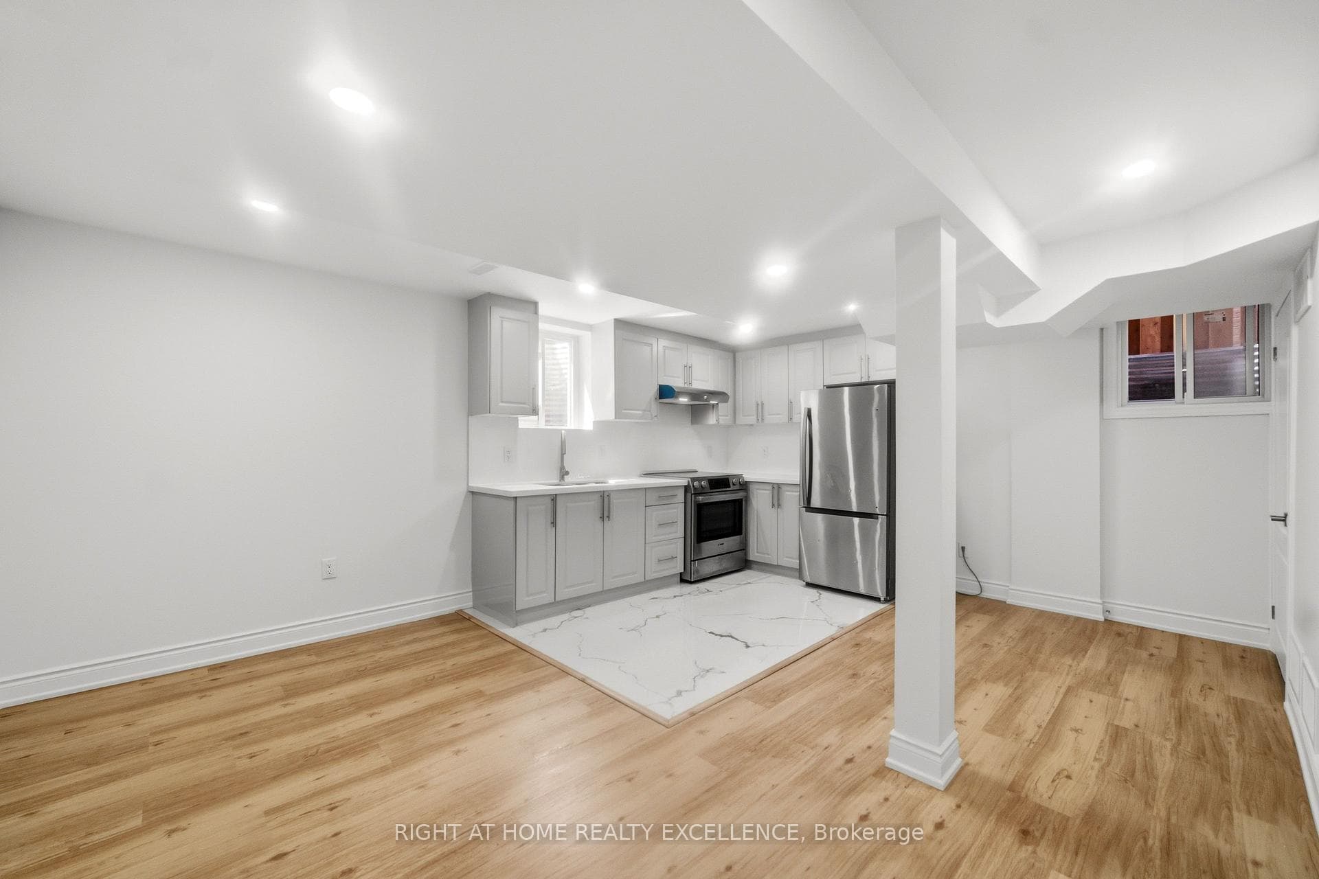16 Whitford Court photo 37