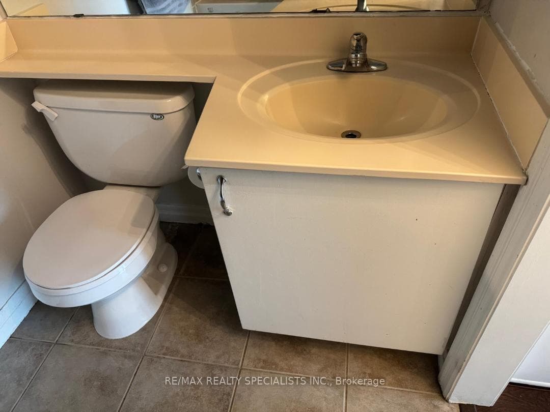 3939 Duke Of York Boulevard Unit 2401 photo 20