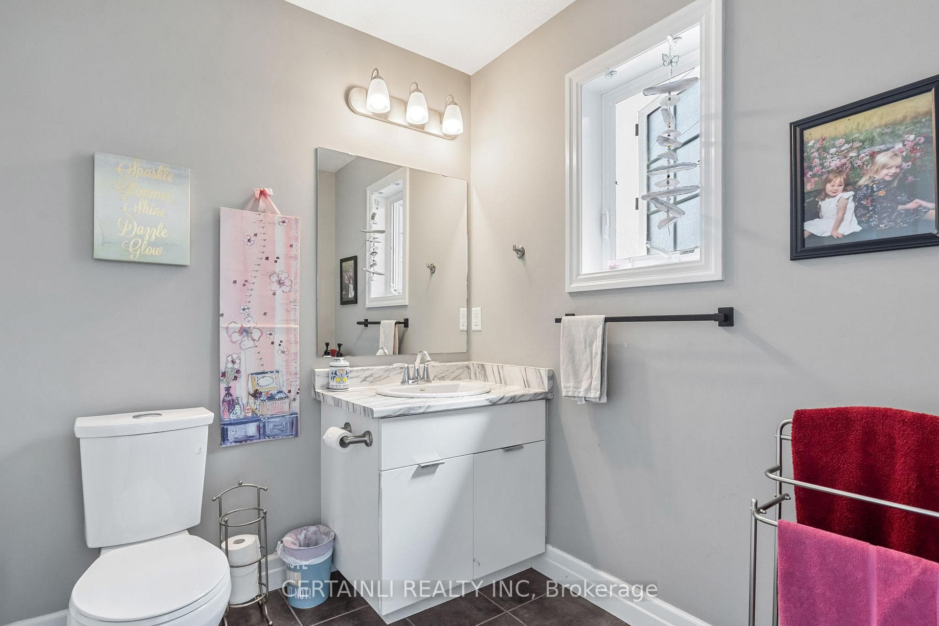 16 Anderson Crescent photo 25