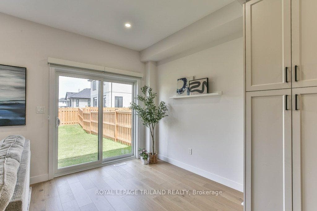 6682 HAYWARD Drive photo 22