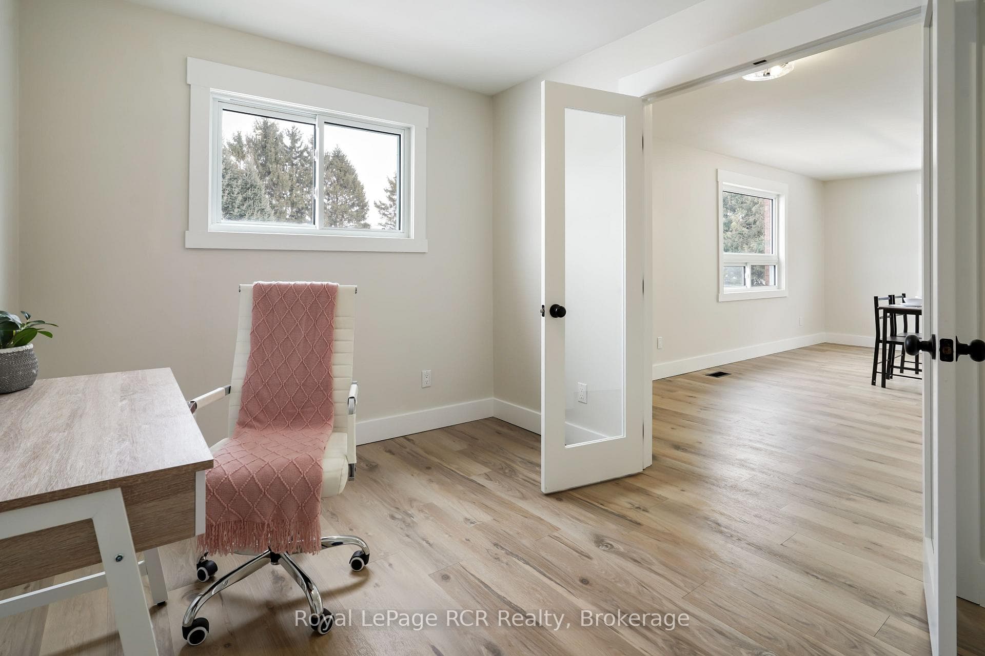 221 Queen Street photo 8