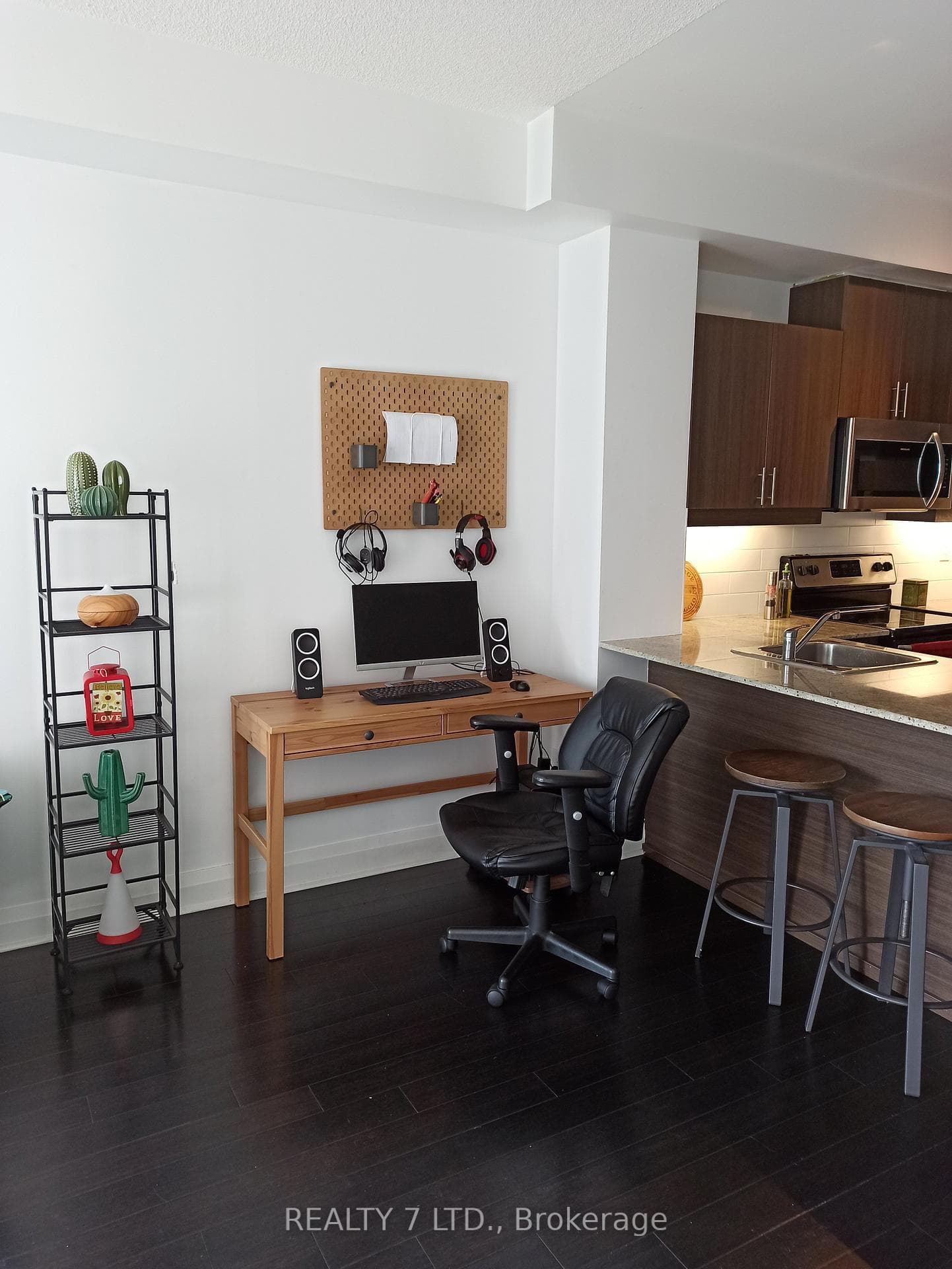 17 Kenaston Gardens Unit 807 photo 8