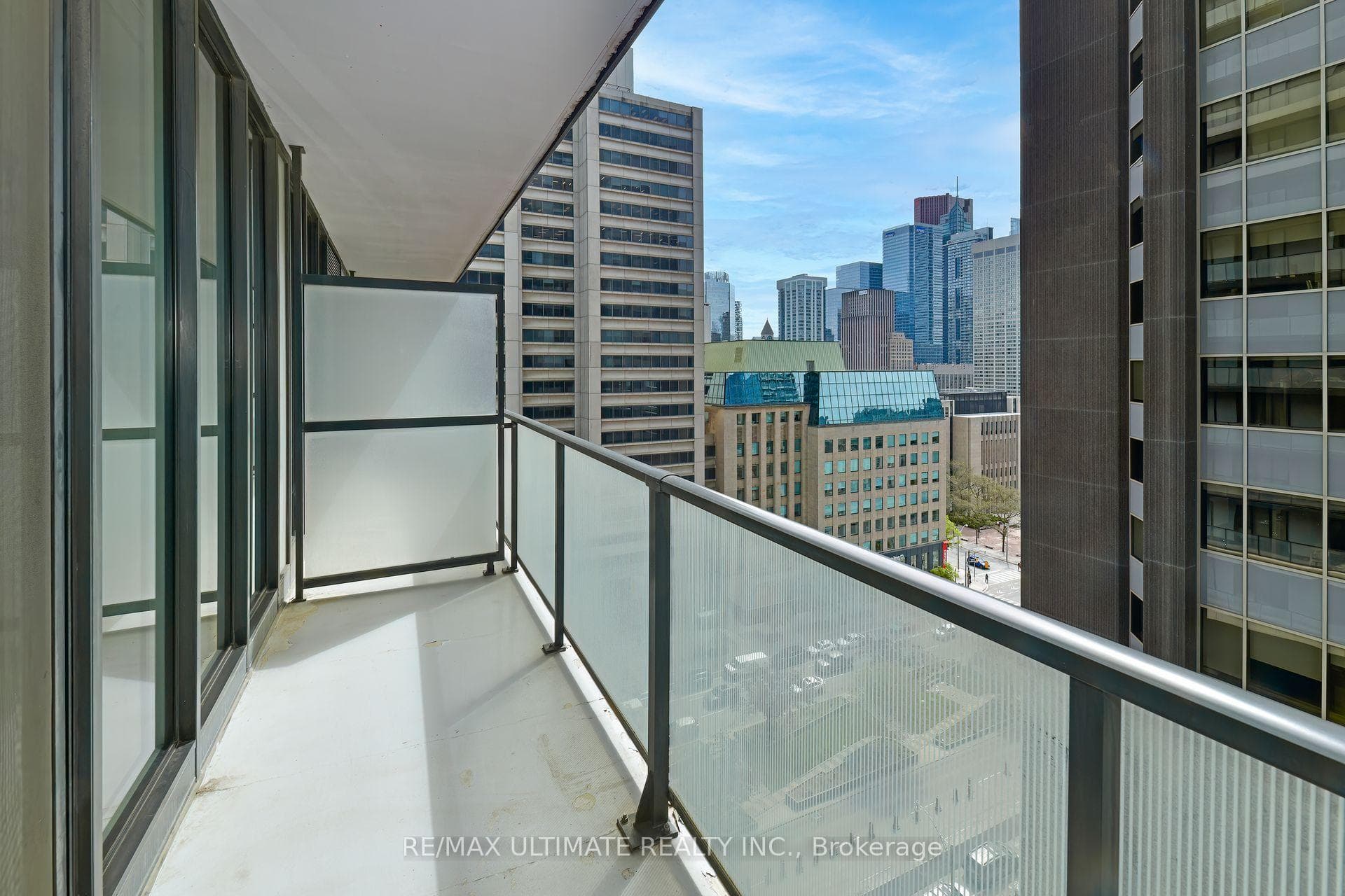 426 University Avenue Unit 2105 photo 6