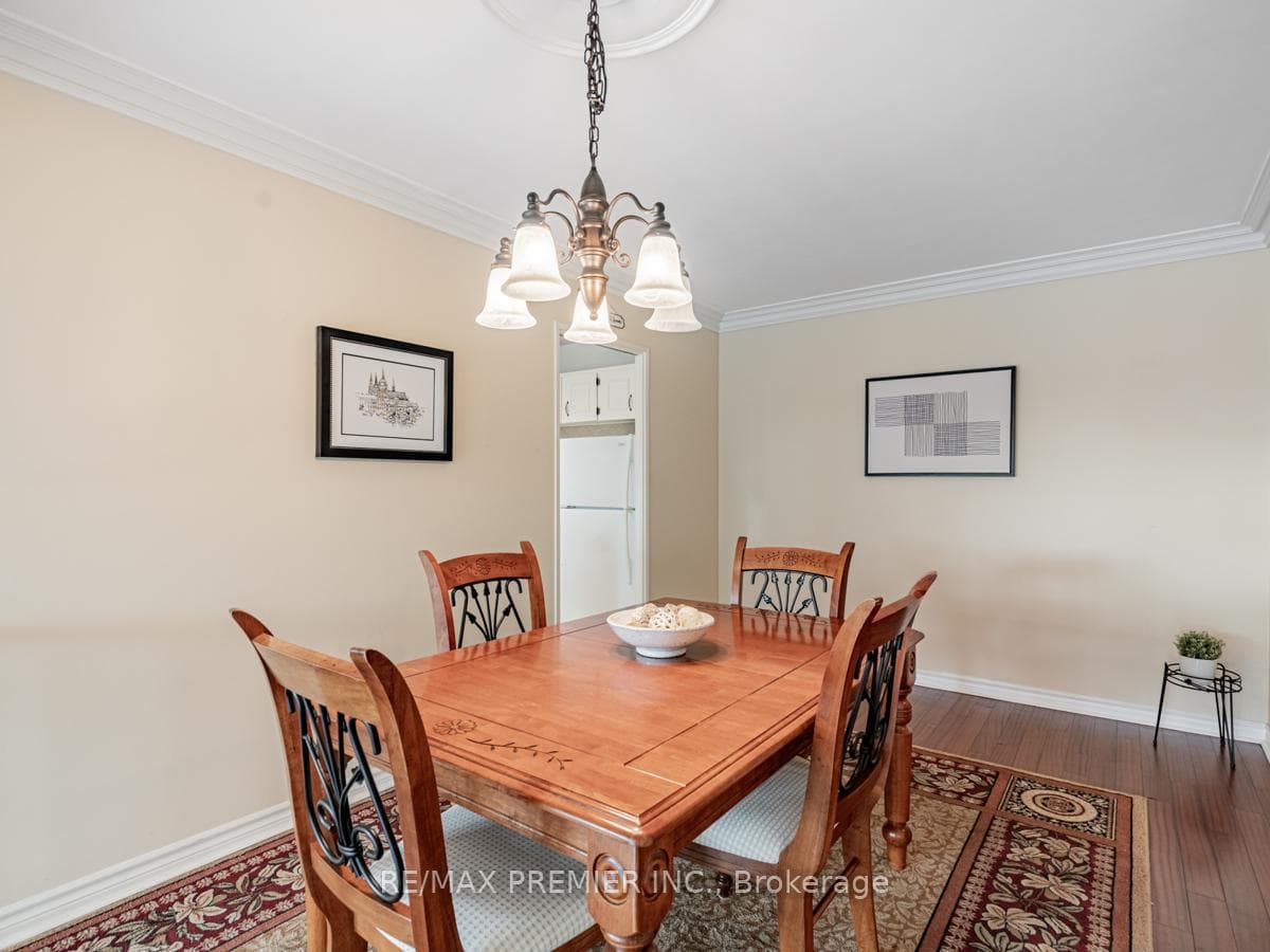 270 Scarlett Road Unit 301 photo 18