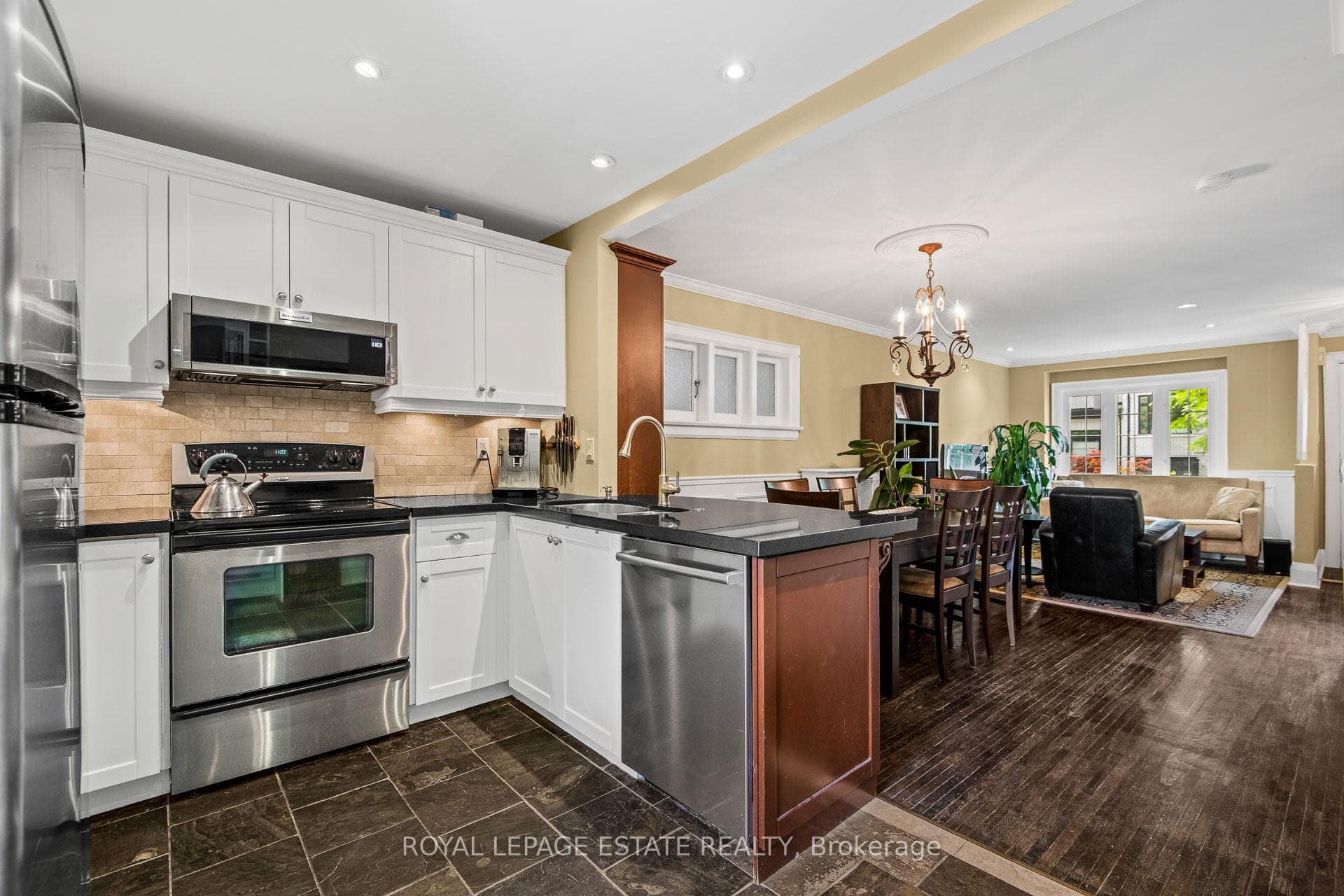 512 Soudan Avenue photo 13