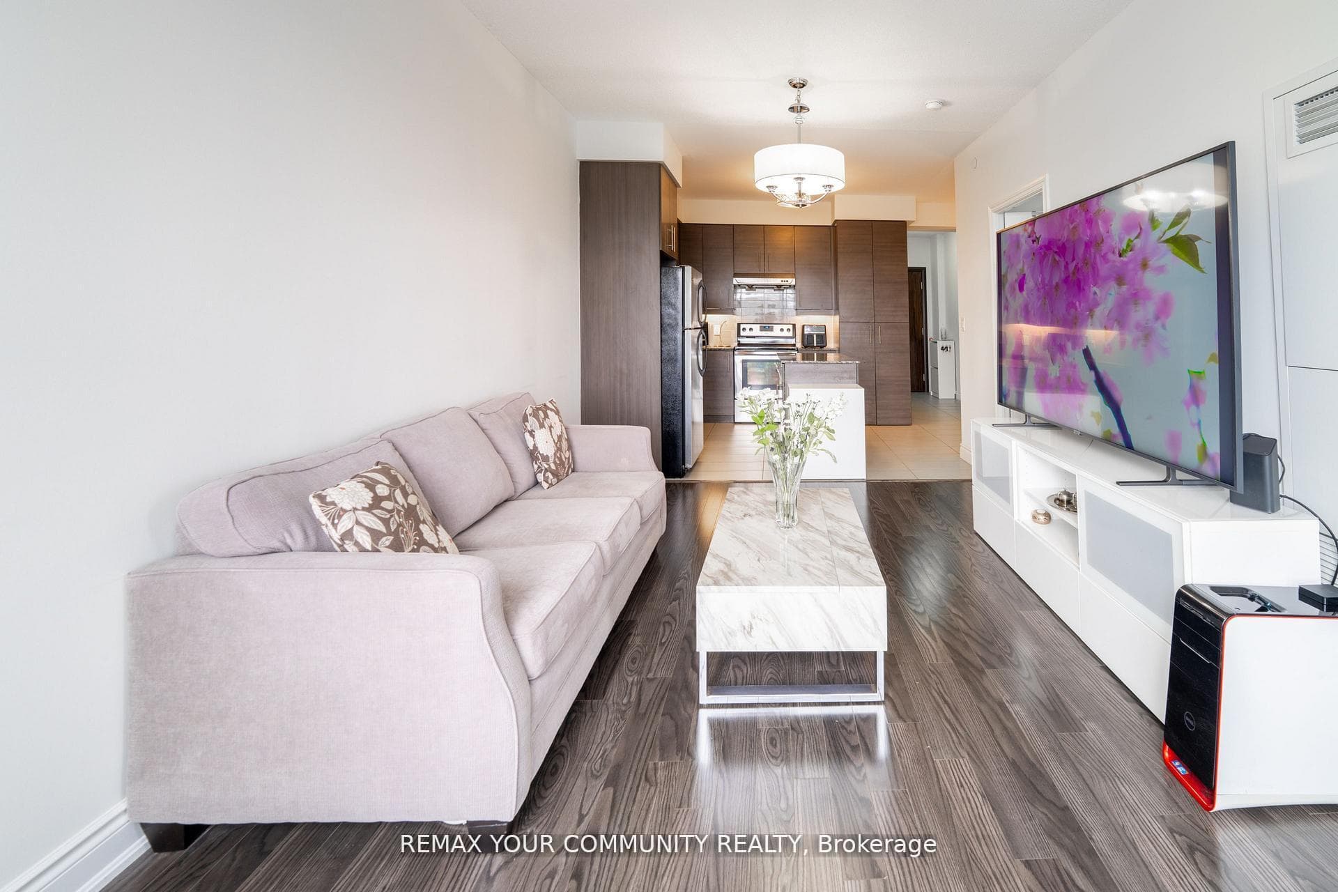 325 South Park Road Unit 520 photo 15