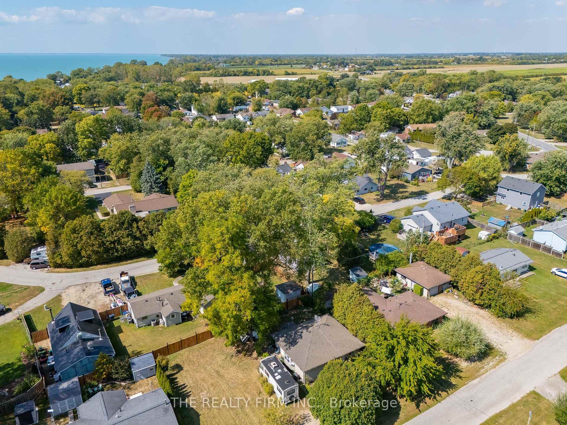 144 Lincoln Court photo 44