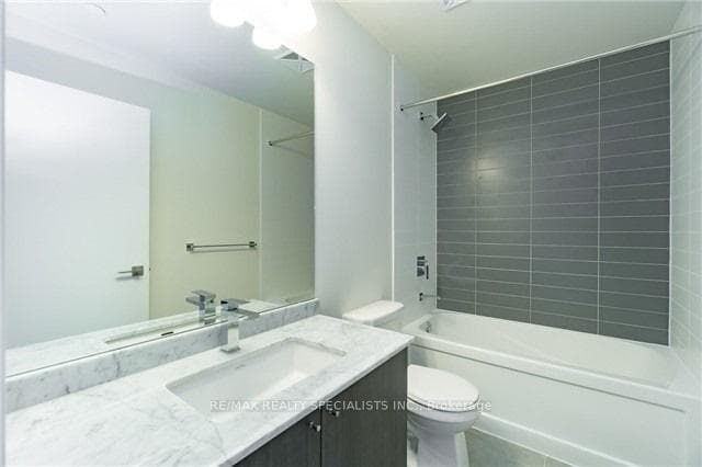 510 CURRAN Place Unit 1808 photo 5