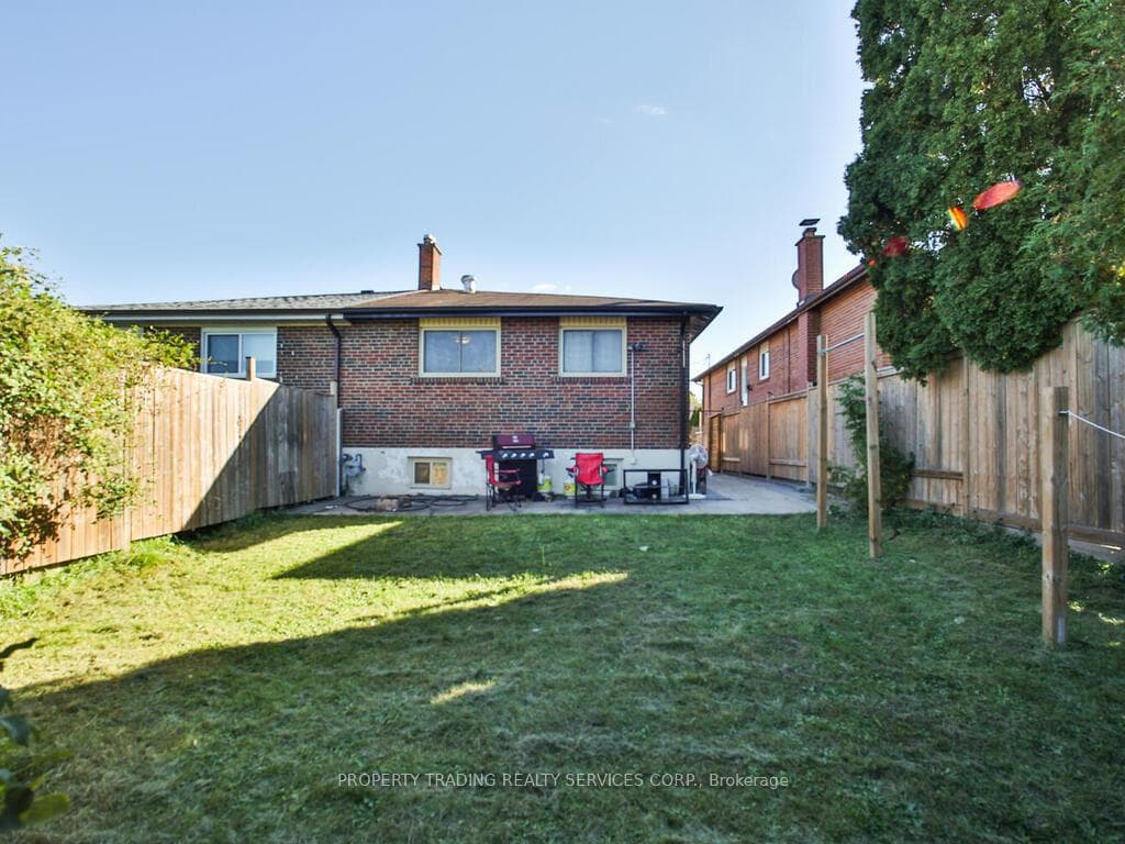 151 Navenby Crescent photo 34