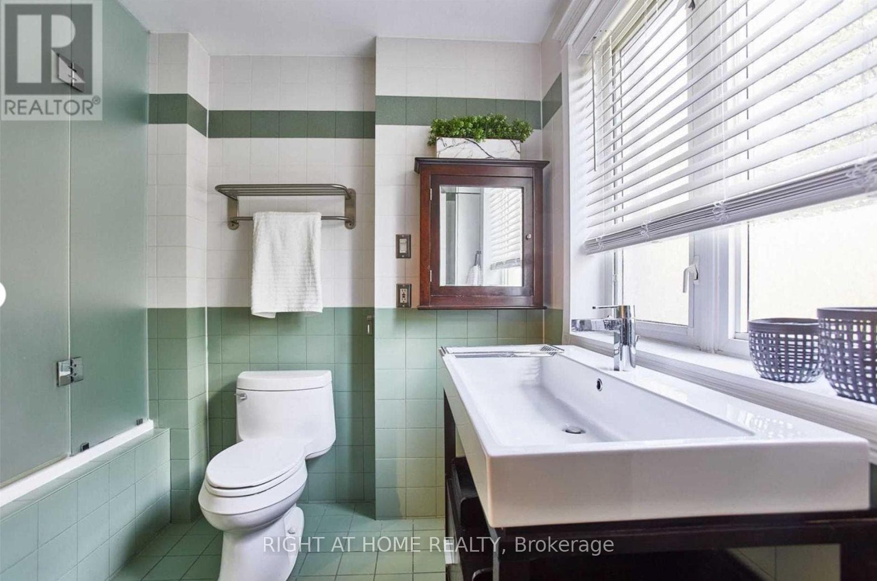 246A Berkeley Street photo 21