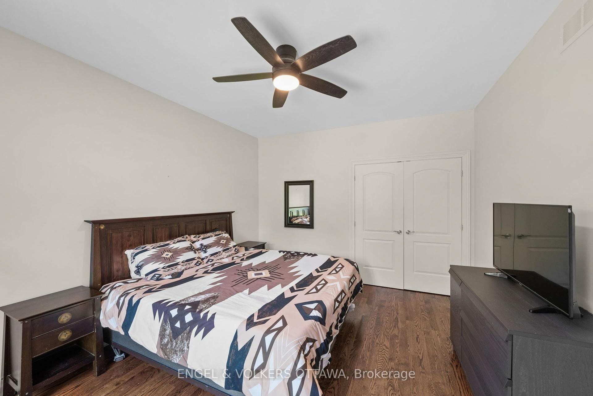 5833A Rideau Valley Drive photo 26