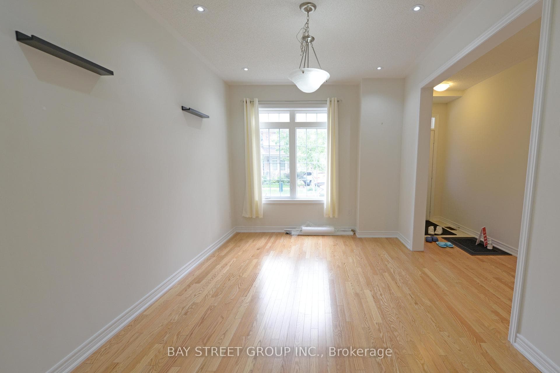 14 Begonia Street photo 2