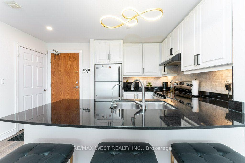 4620 Highway 7 Avenue Unit PH 413 photo 11