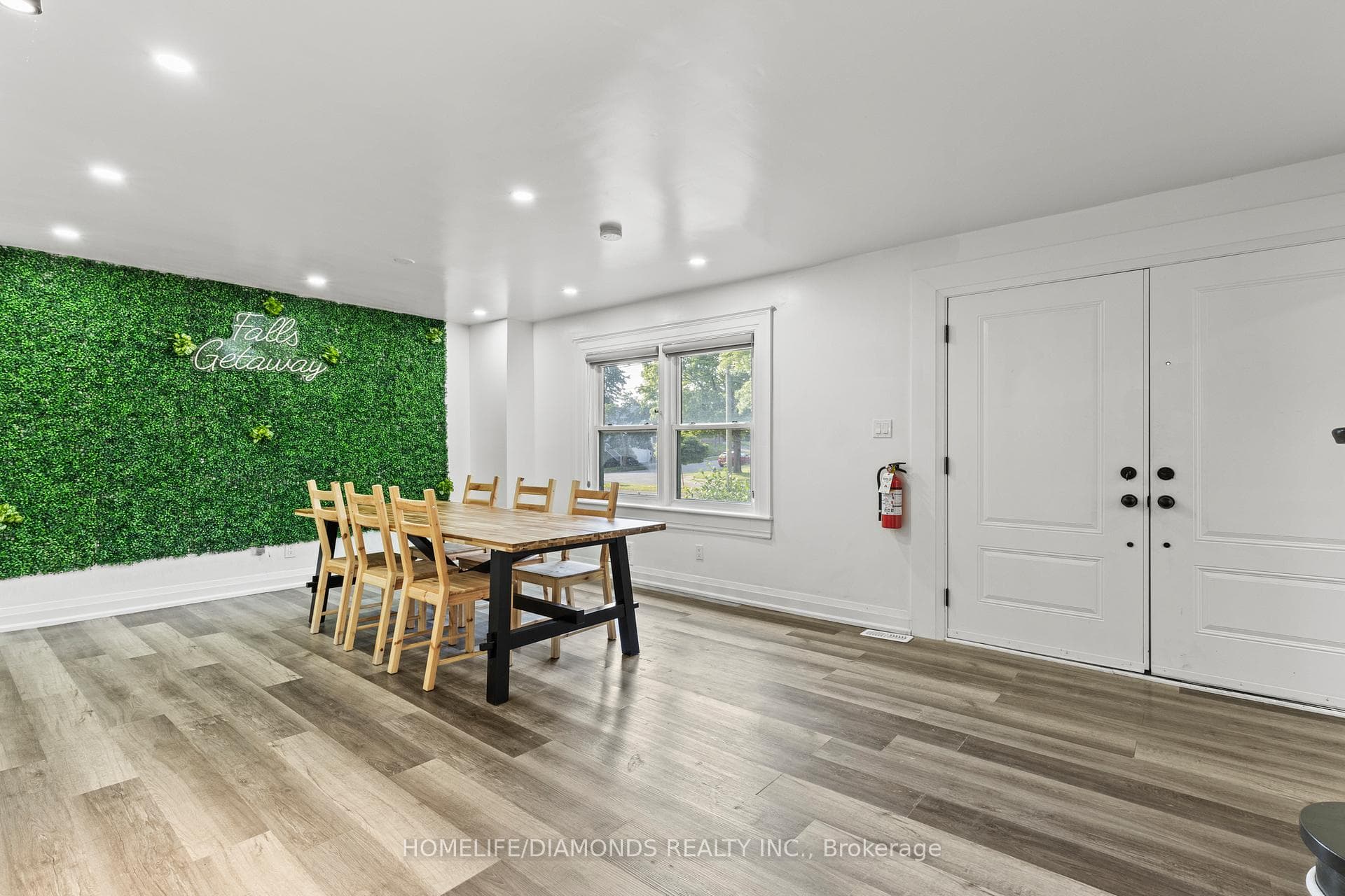 5138 VALLEY Way photo 5