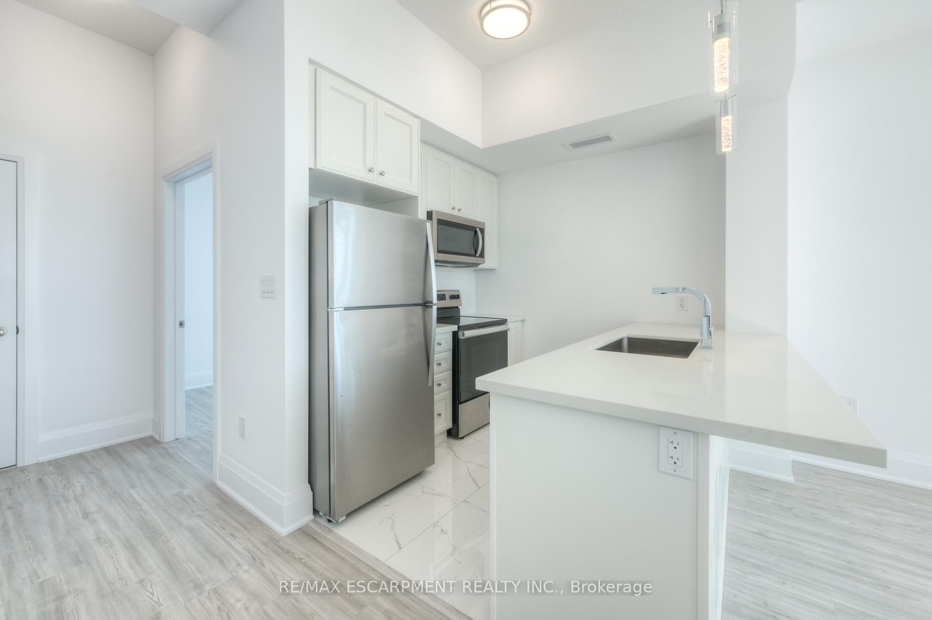 450 DUNDAS Street Unit 521 photo 12
