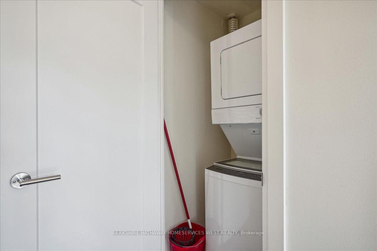 509 DUNDAS Street Unit 103 photo 19