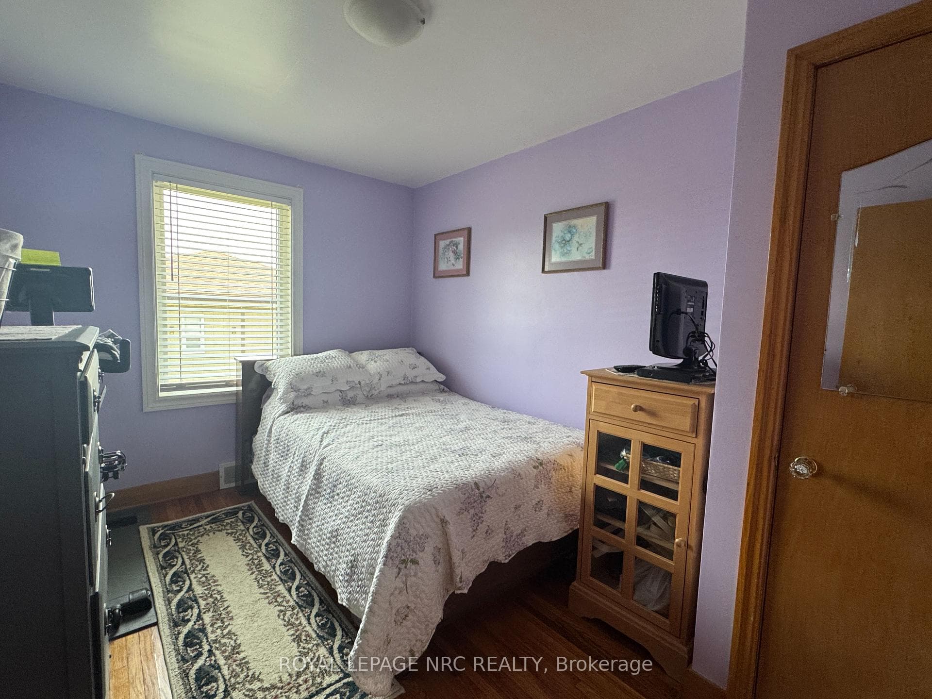 2nd bedroom with closet