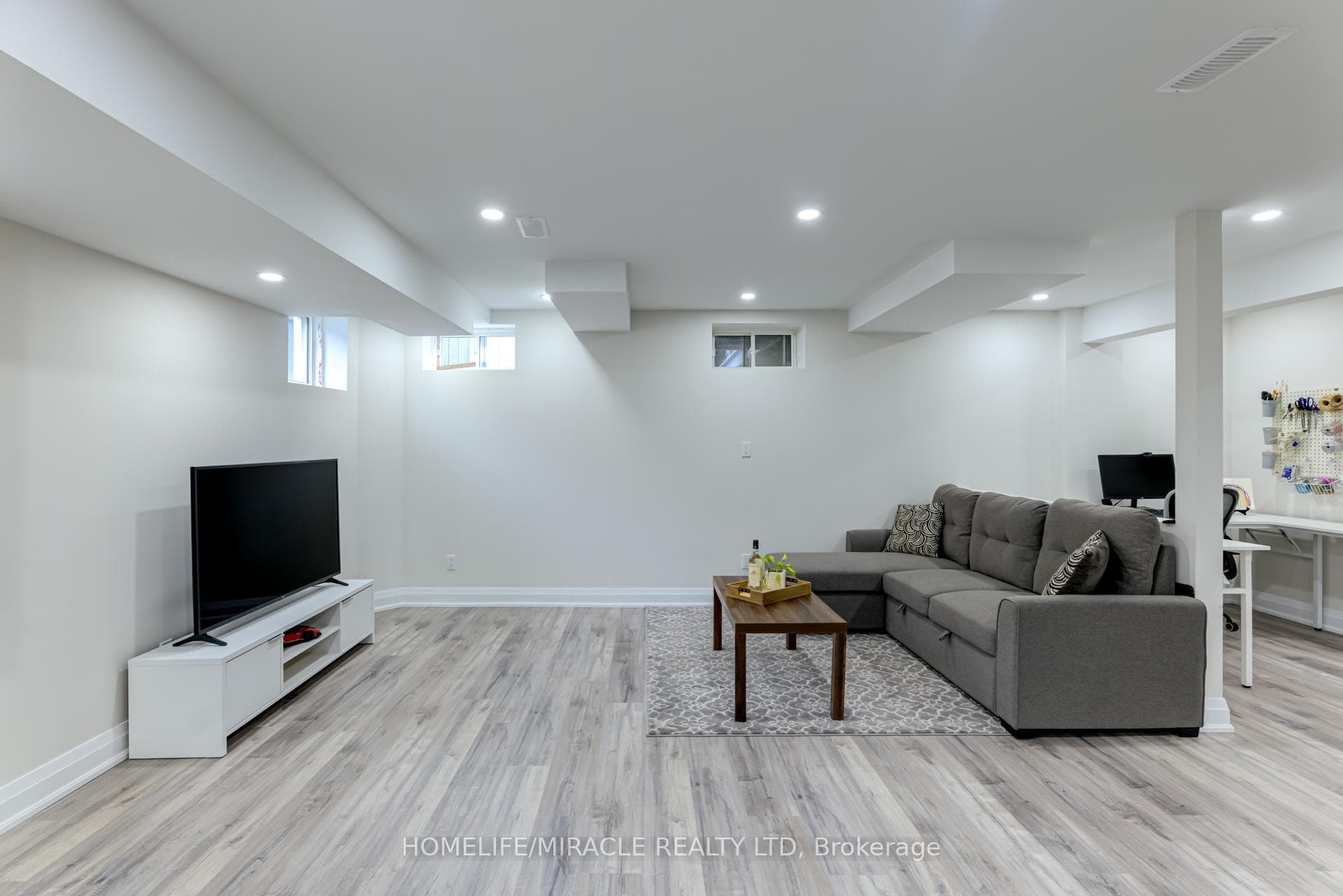 35 Gallagher Crescent photo 24