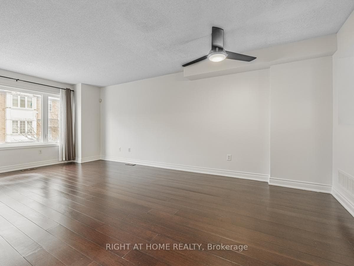 80 Acorn Place Unit 19 photo 7