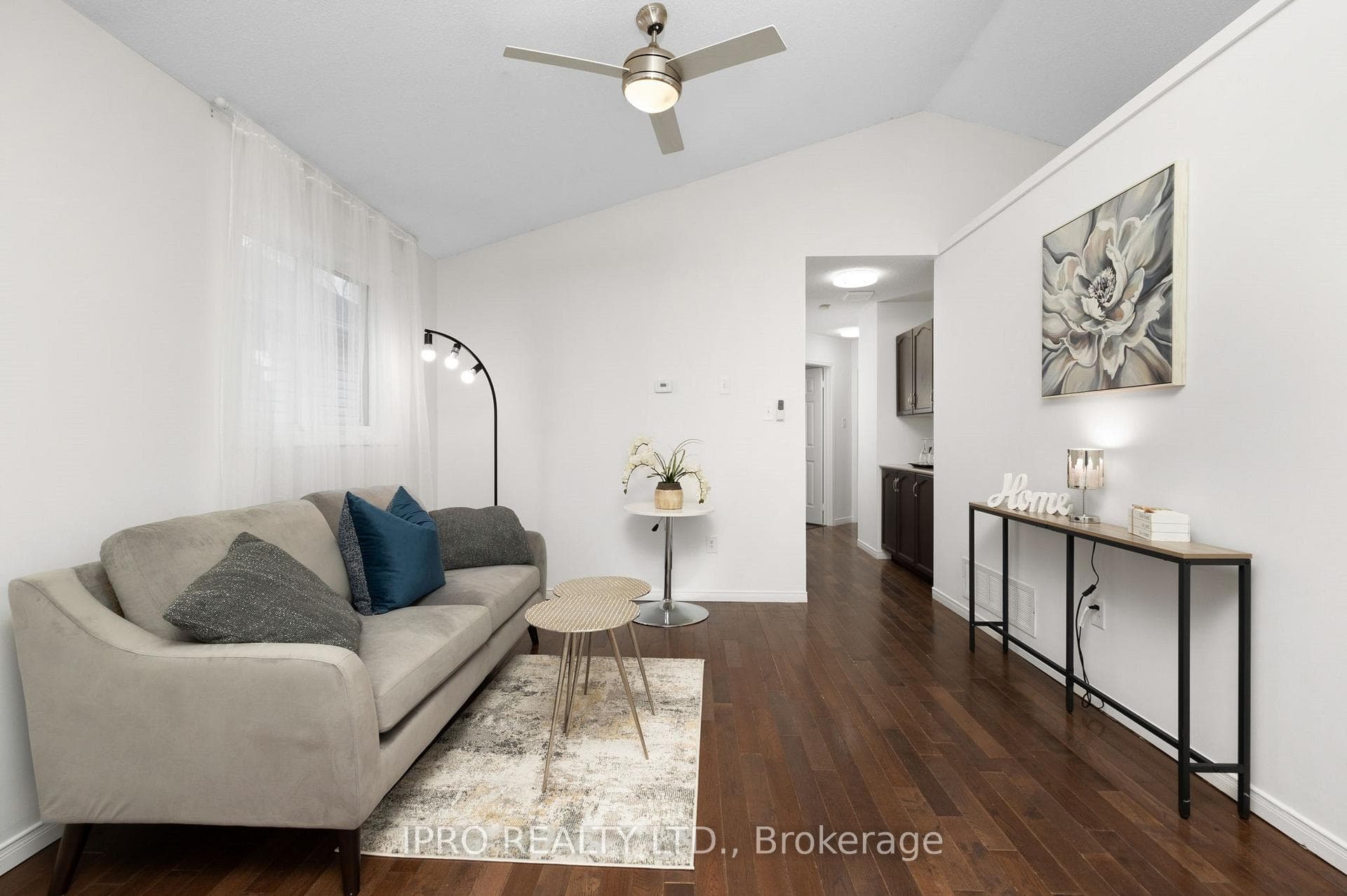 44 Moir Crescent photo 3